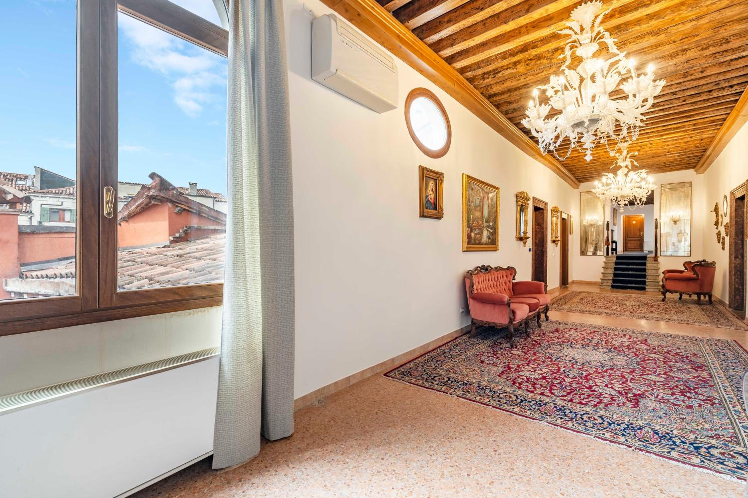 Vivaldi Suites R&R