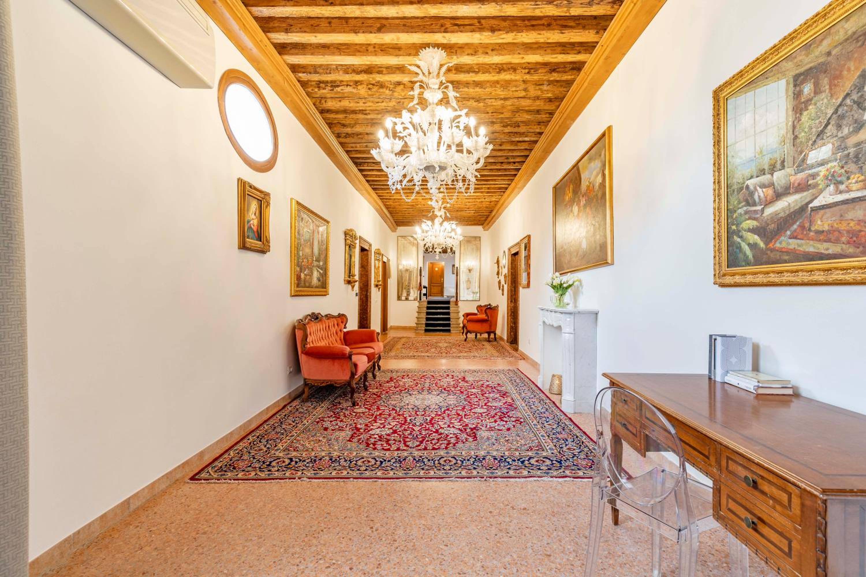 Vivaldi Suites R&R