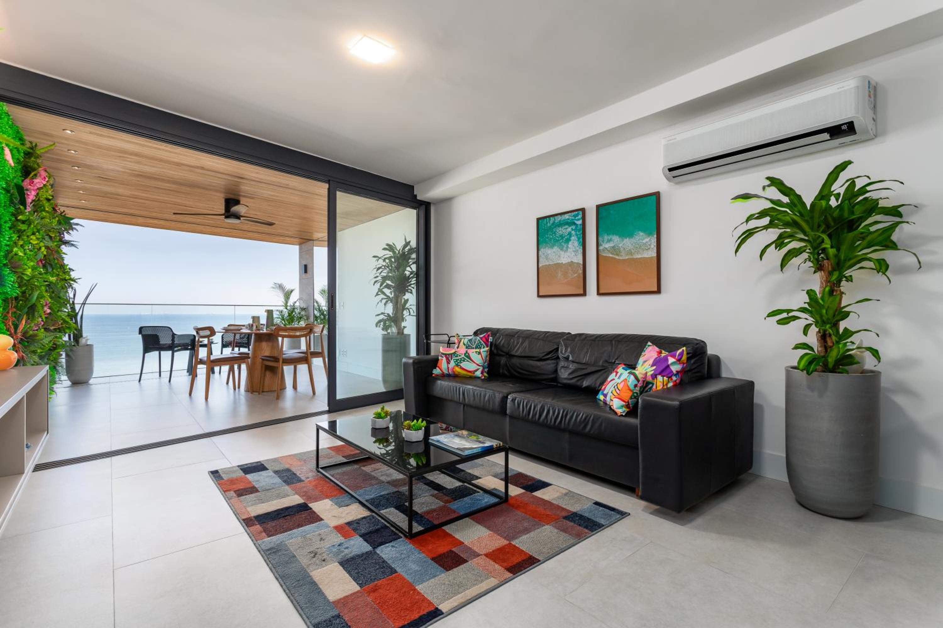 Luxuosos Apartamentos por Temporada na Atlântica à Beira-Mar, Copacabana