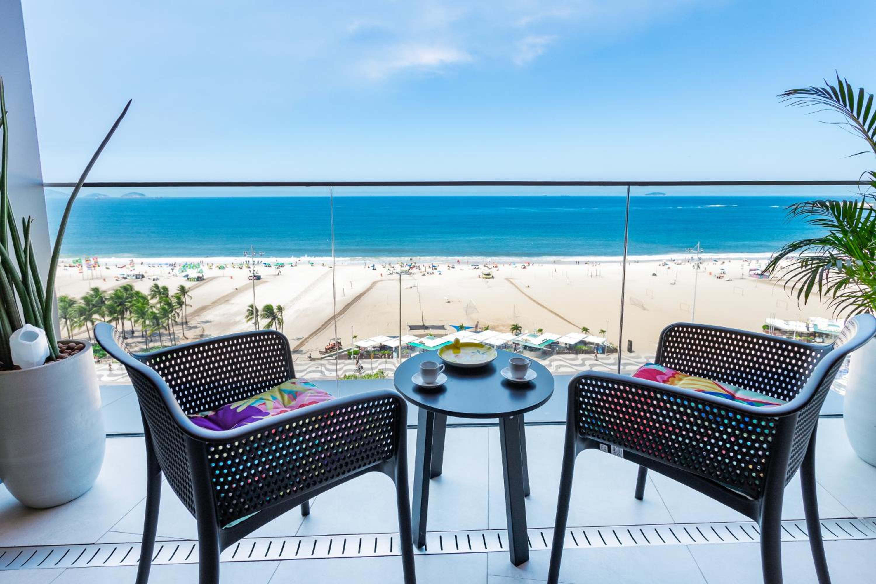 Luxuosos Apartamentos por Temporada na Atlântica à Beira-Mar, Copacabana