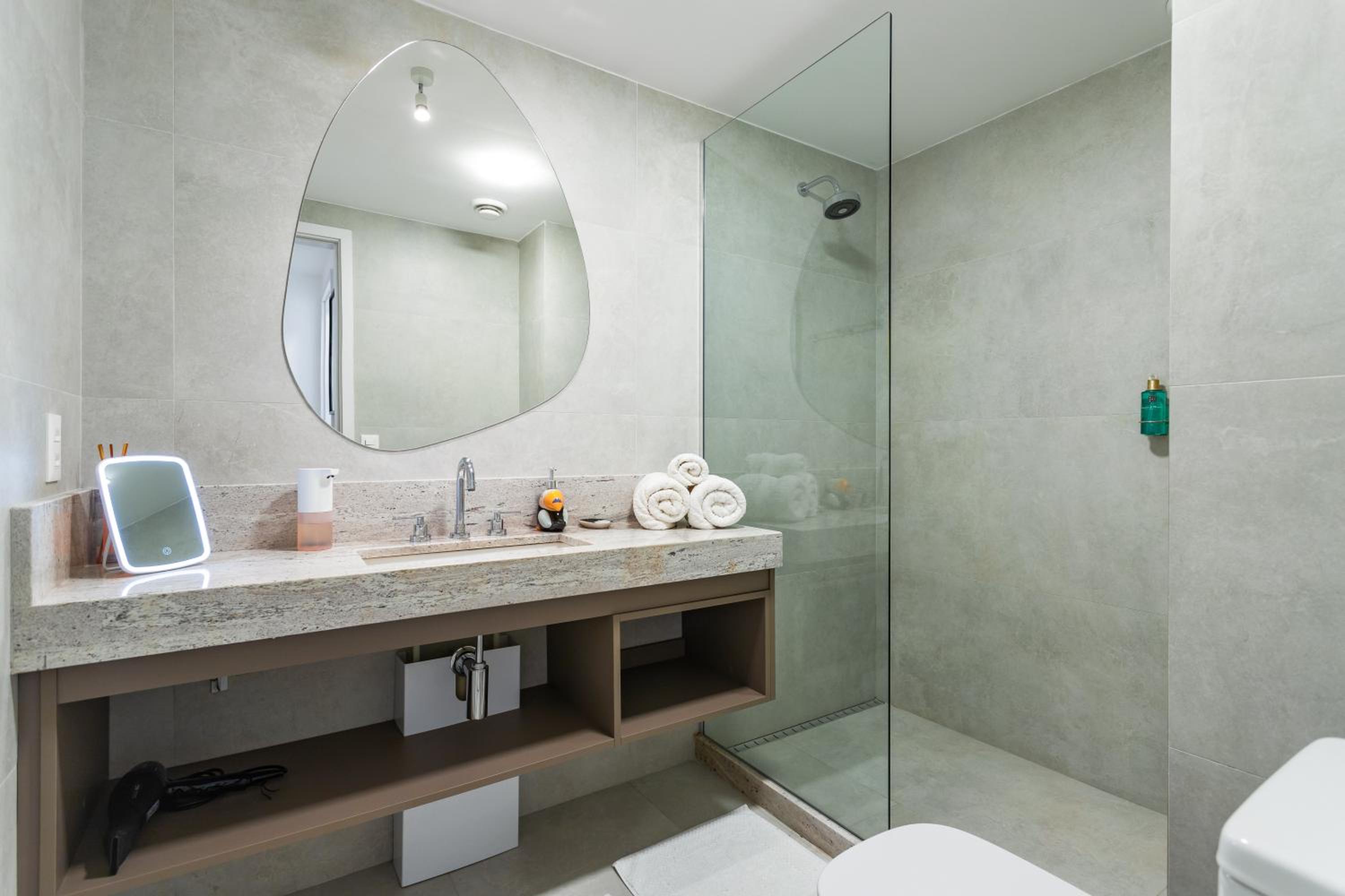 Luxuosos Apartamentos por Temporada na Atlântica à Beira-Mar, Copacabana
