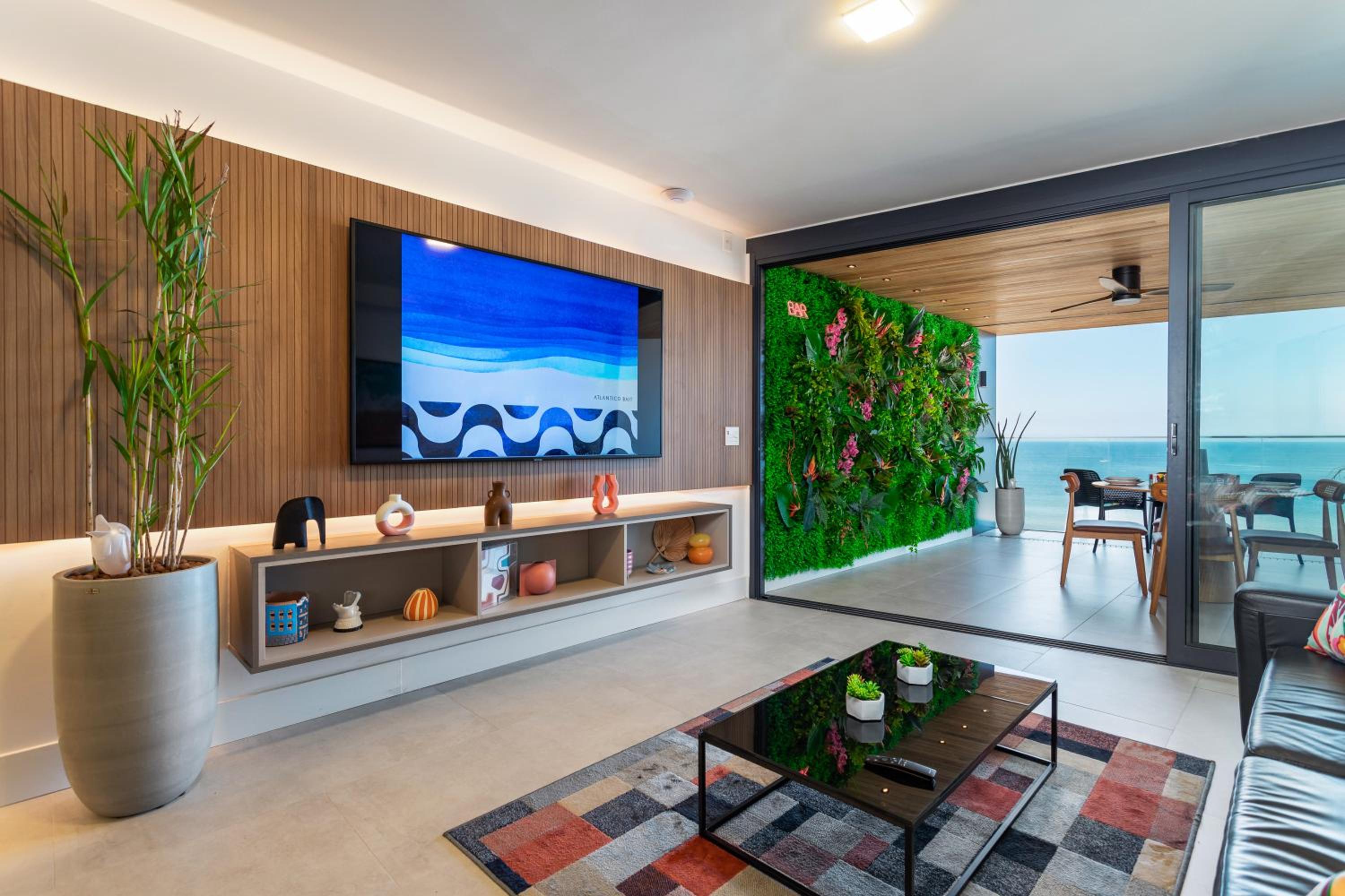 Luxuosos Apartamentos por Temporada na Atlântica à Beira-Mar, Copacabana