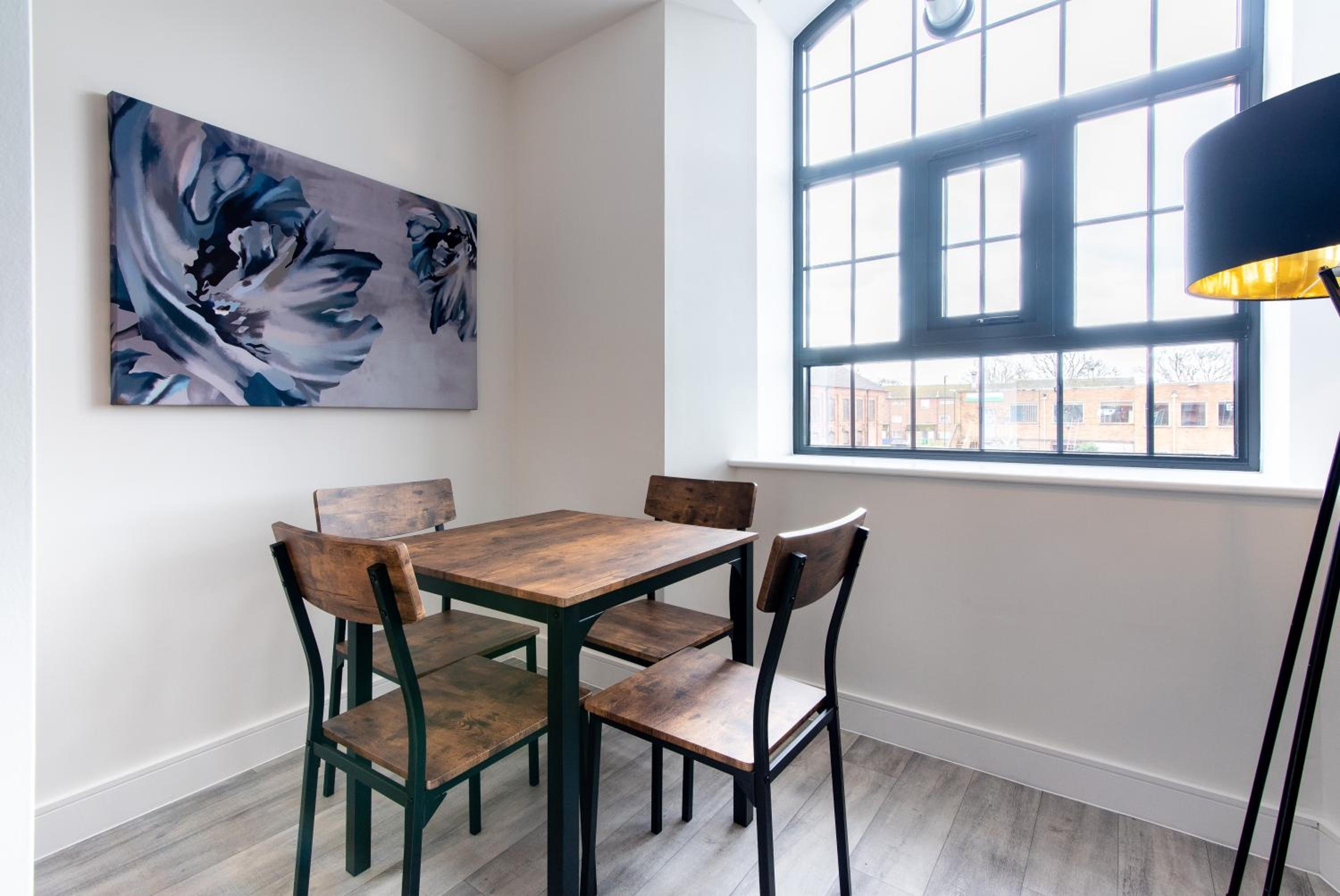 Modern 1 Bedroom Apartment Near Nottingham Train Station view 2