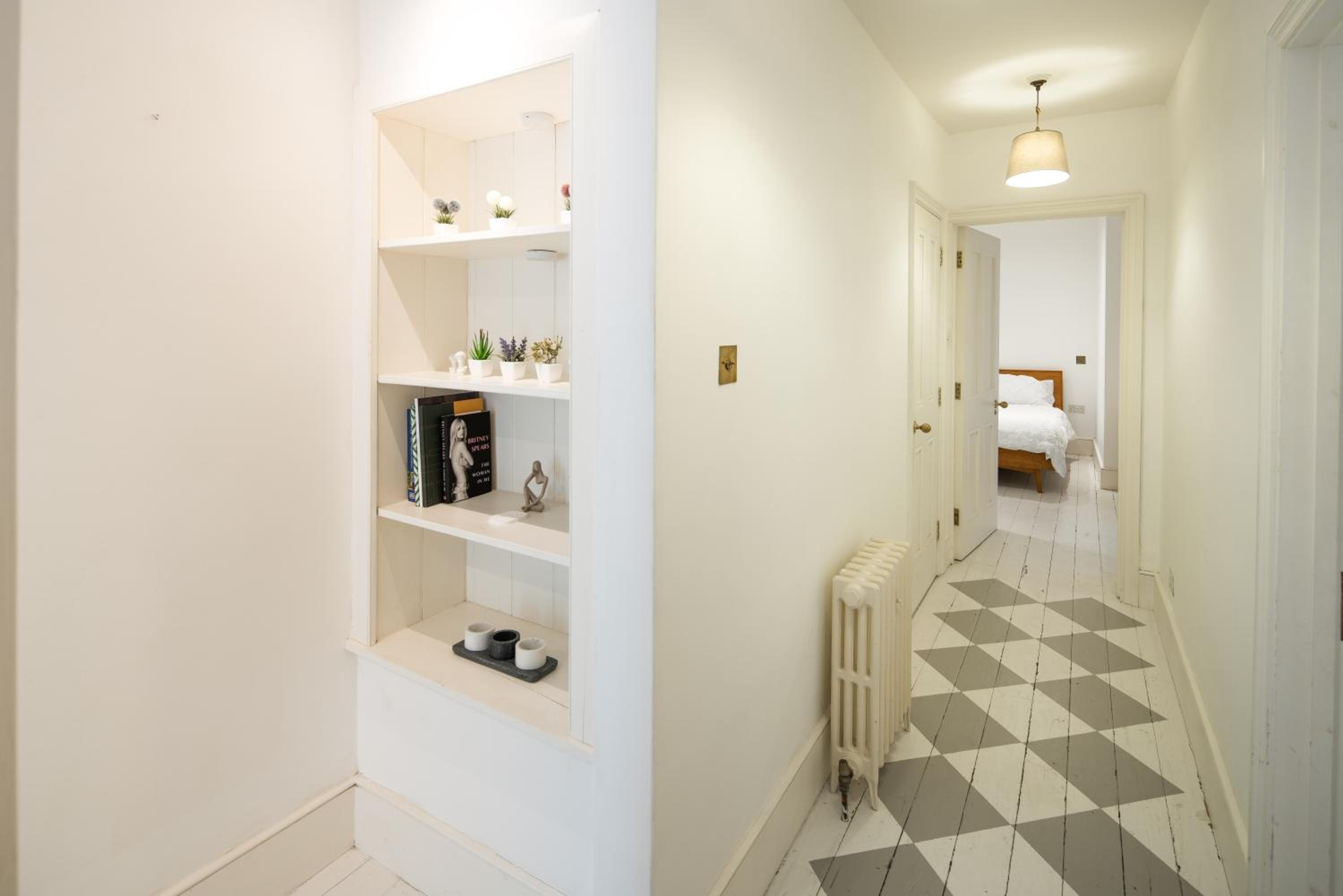 Charming 2-Bed Flat in the heart of Nottinghill - Steps from Portobello Rd Market and NottingHill Bookshop