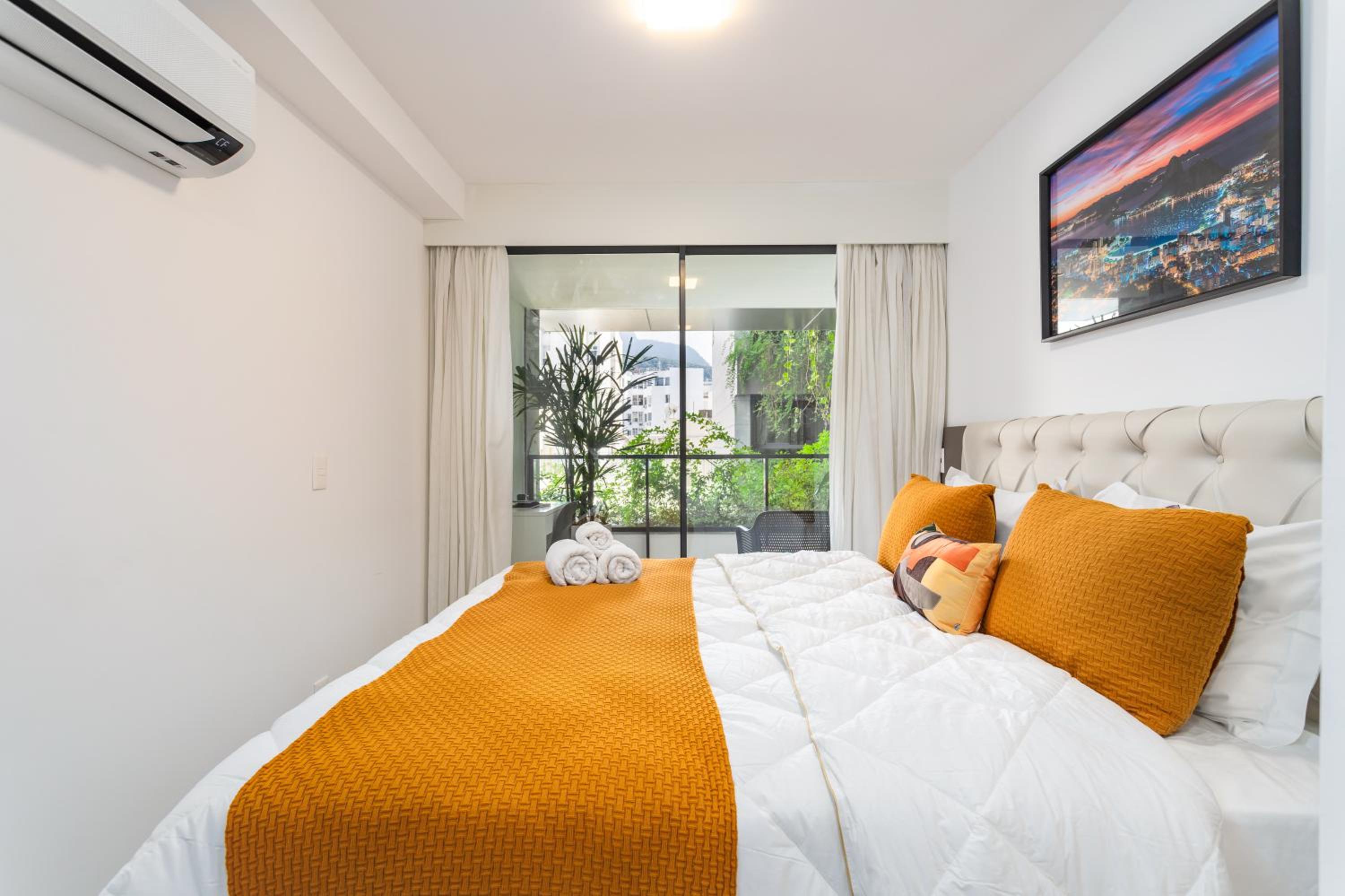 Luxuosos Apartamentos por Temporada na Atlântica à Beira-Mar, Copacabana