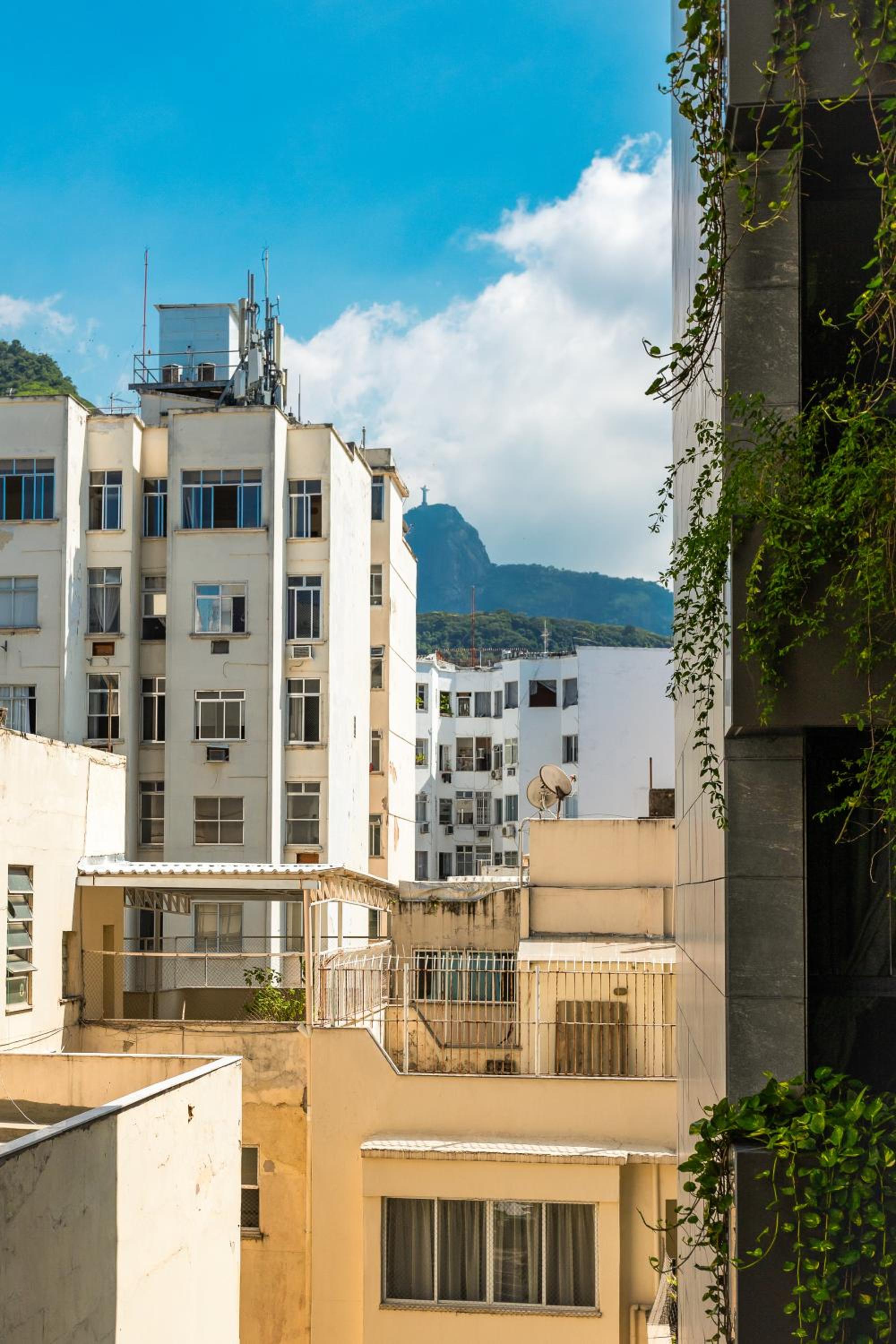 Luxuosos Apartamentos por Temporada na Atlântica à Beira-Mar, Copacabana