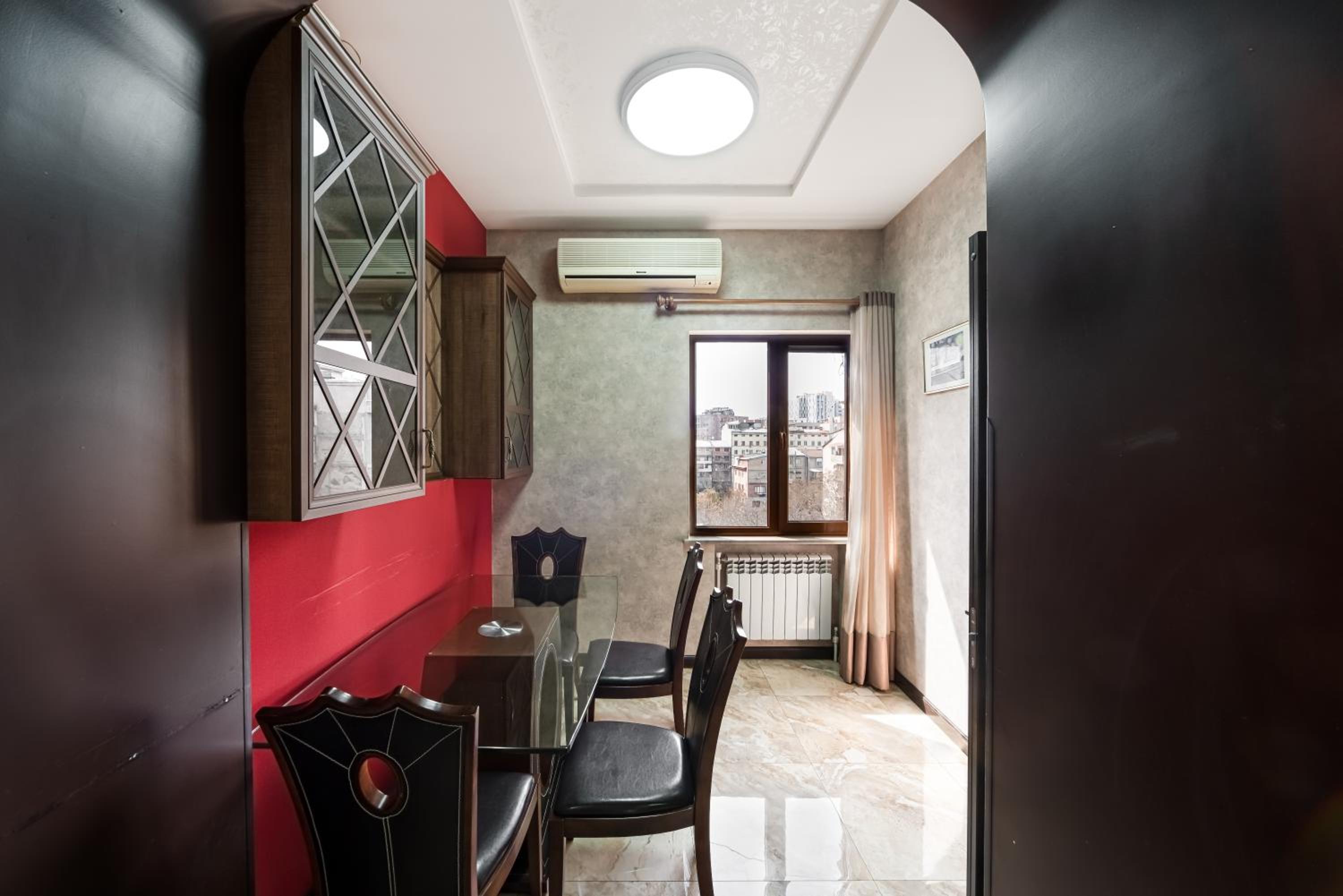 2-BDR/Perfect Location/Cozy