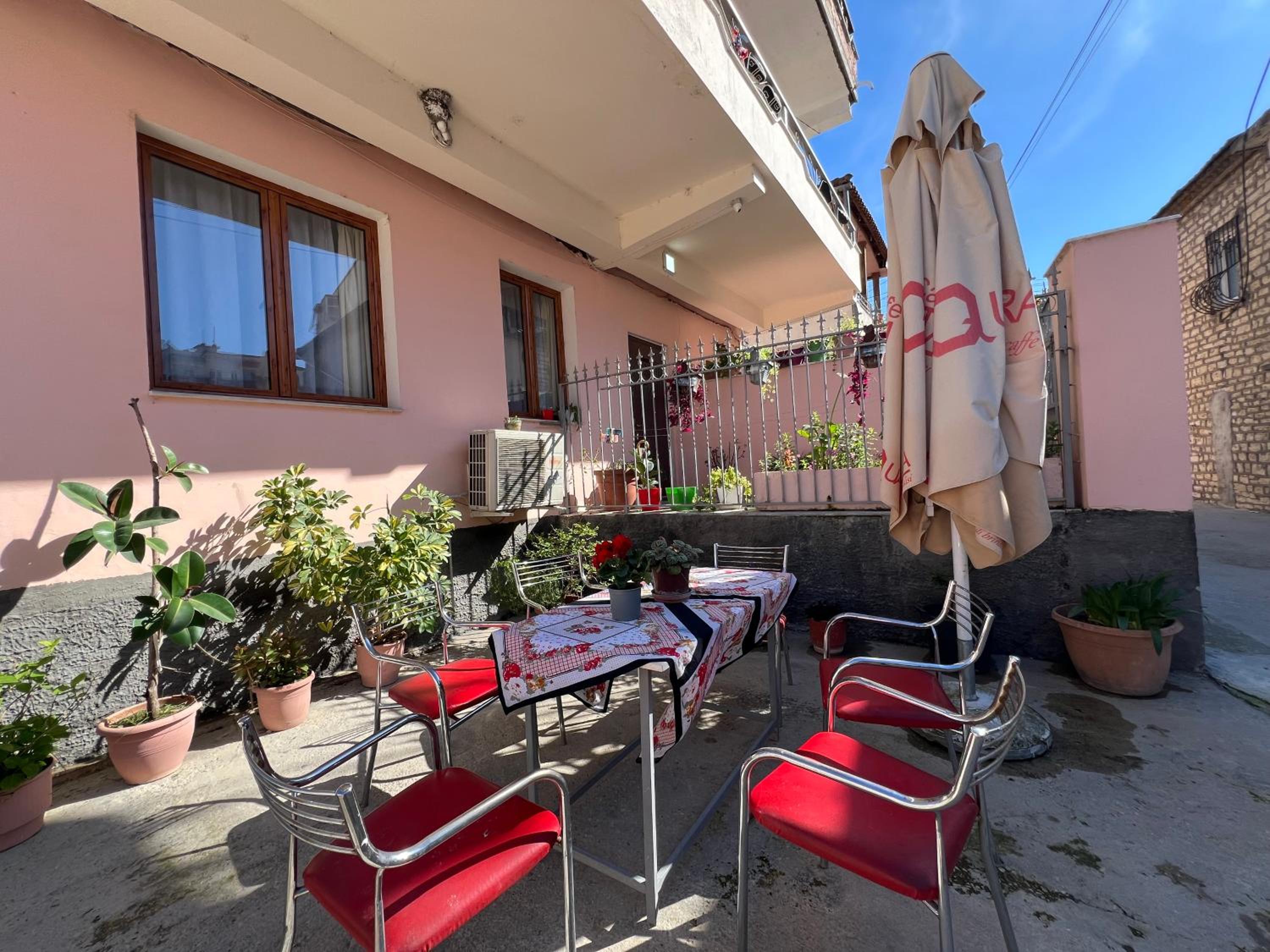 Villa EnSalv & Room & Apartment & Penthouse-Berat