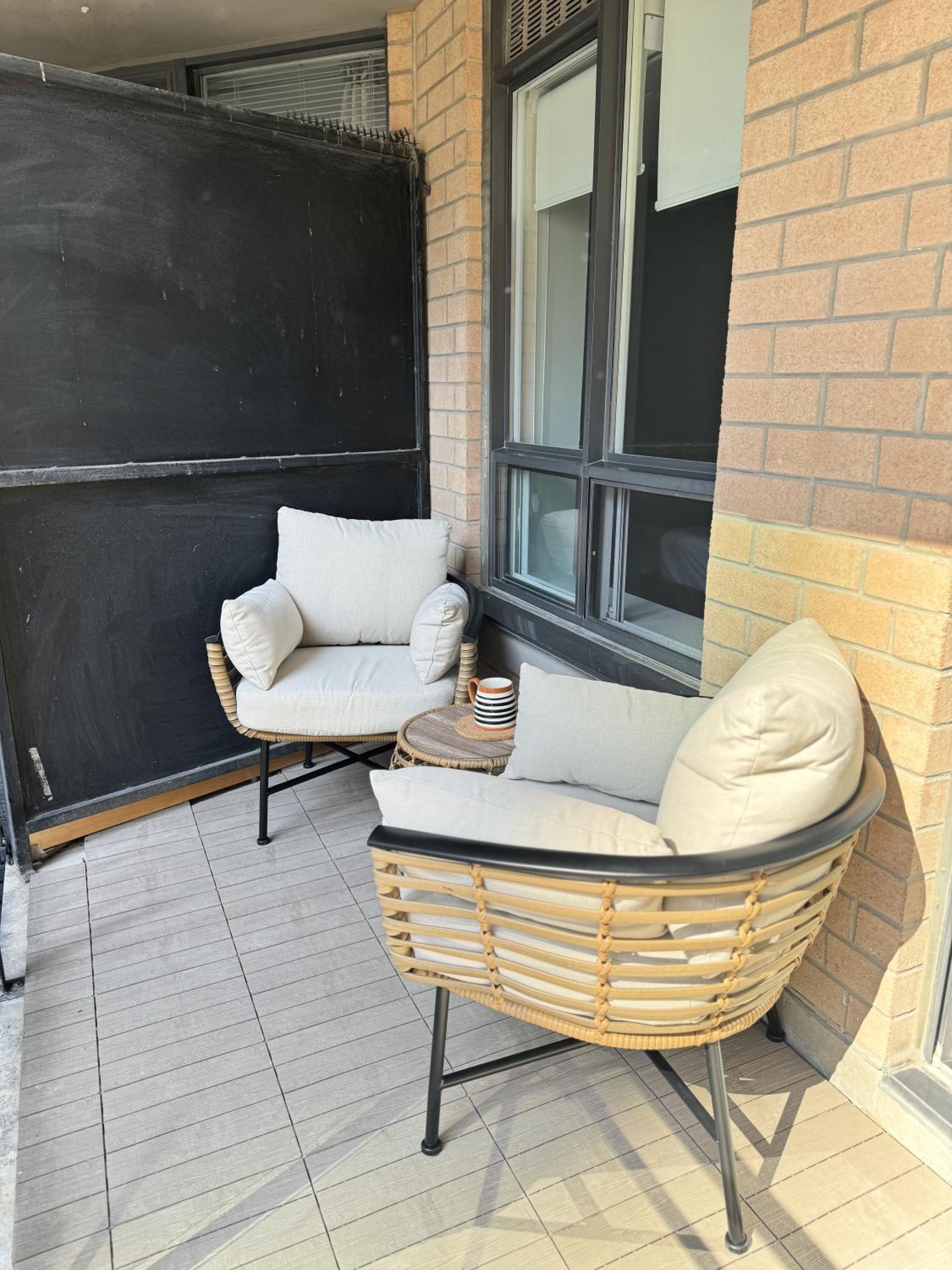 Boutique Suite in Downtown Toronto, Free Parking!