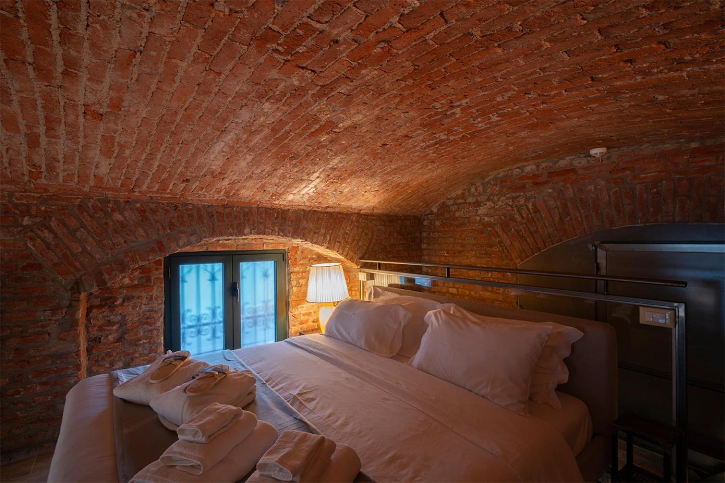 Emme Loft I Green Moon - Urban Stylish Loft Milan
