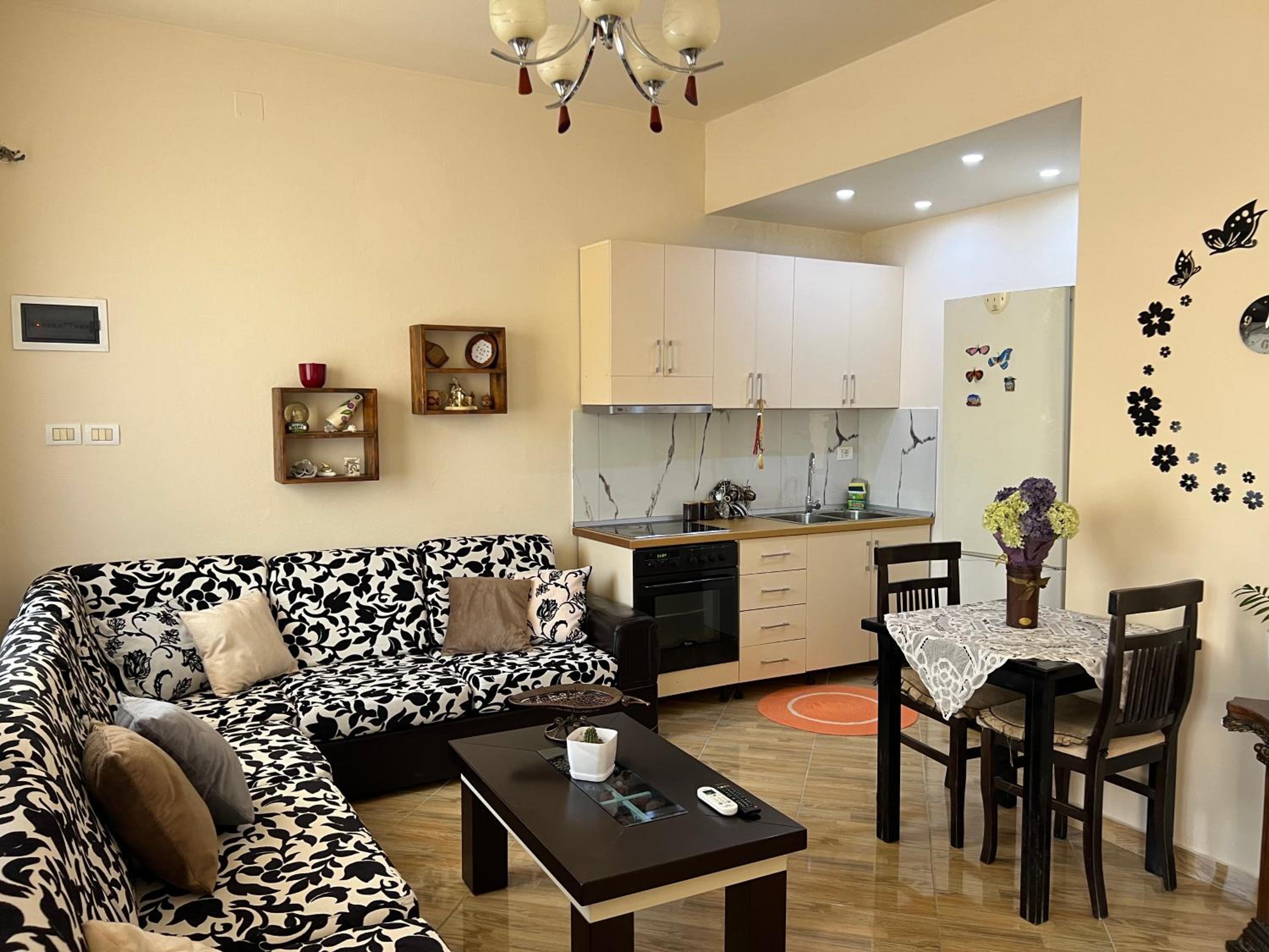 Villa EnSalv & Room & Apartment & Penthouse-Berat