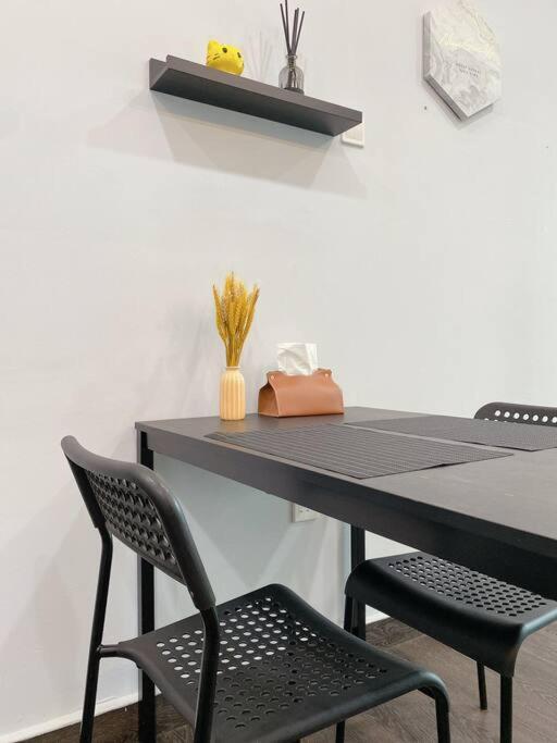 39# Private! Modern Stylish Suite at Austin, JB