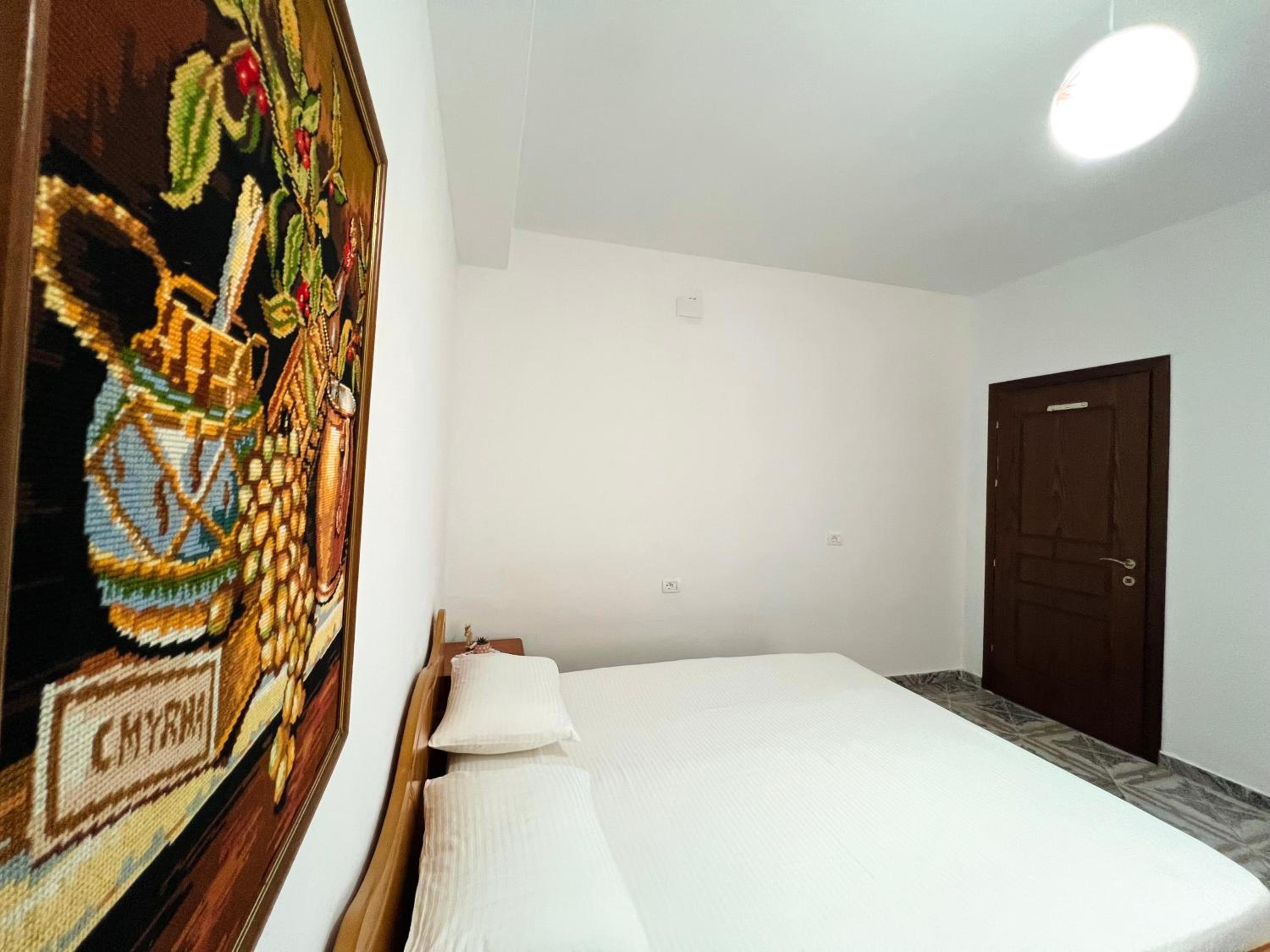 Villa EnSalv & Room & Apartment & Penthouse-Berat