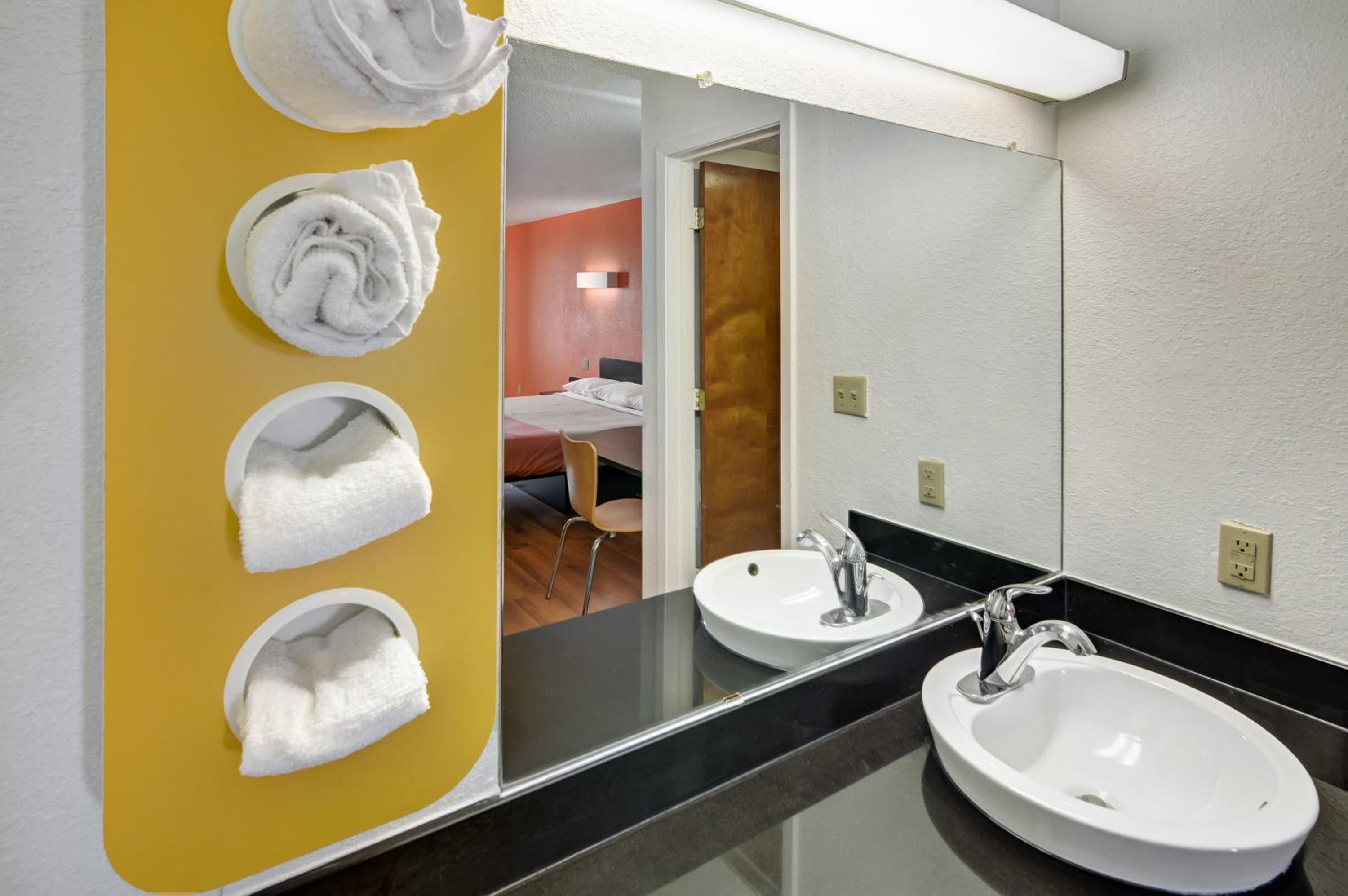 Motel 6-Lindale, TX