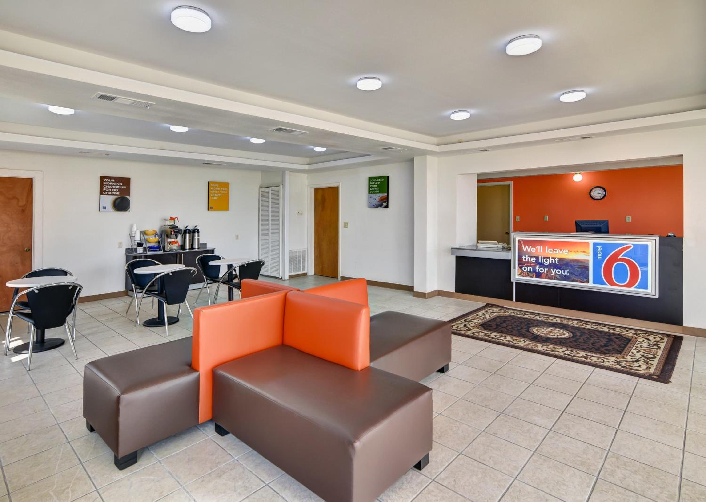 Motel 6-Lindale, TX