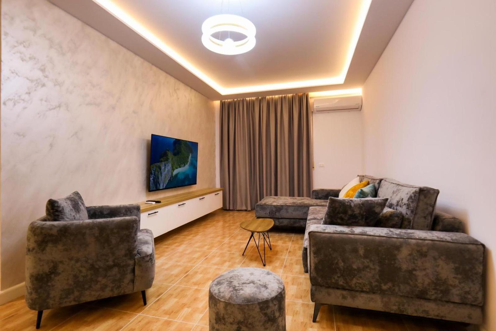 EJ Beachfront Luxury Apartment