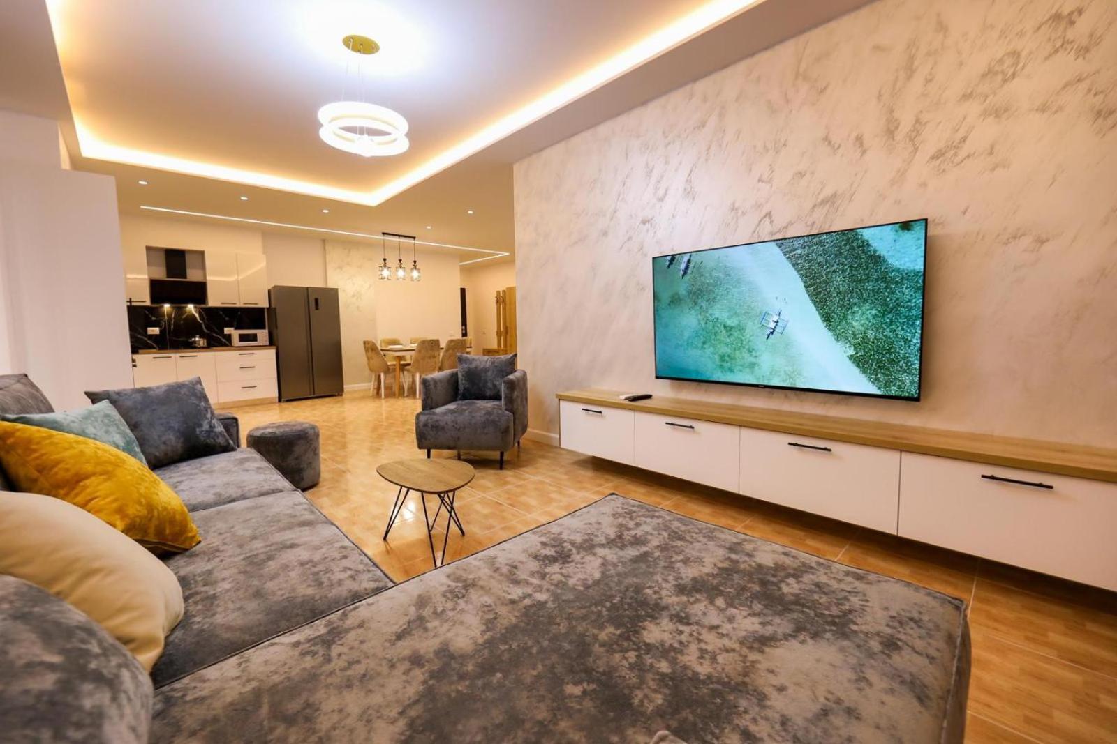 EJ Beachfront Luxury Apartment