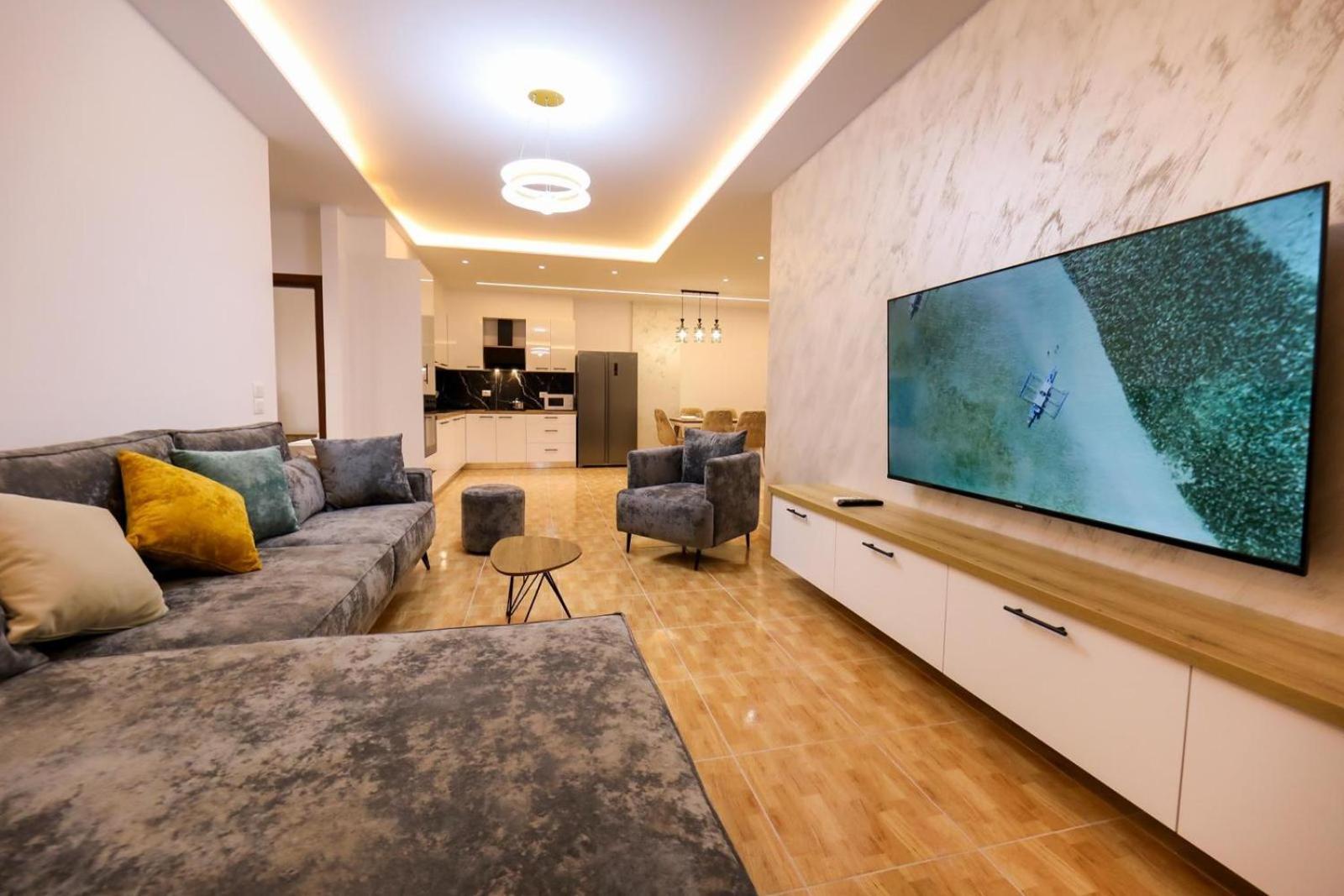 EJ Beachfront Luxury Apartment