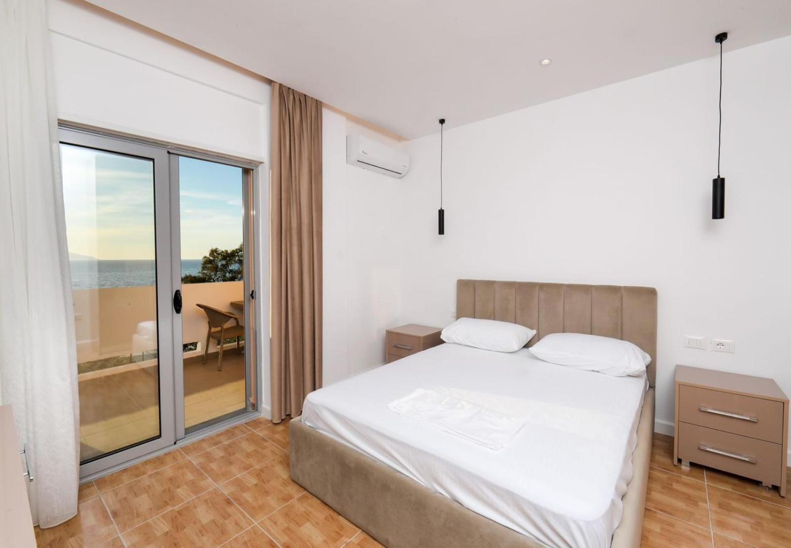 EJ Beachfront Luxury Apartment
