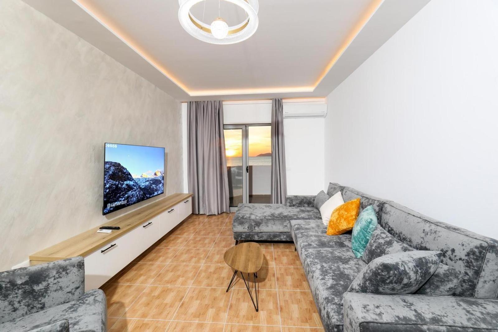 EJ Beachfront Luxury Apartment