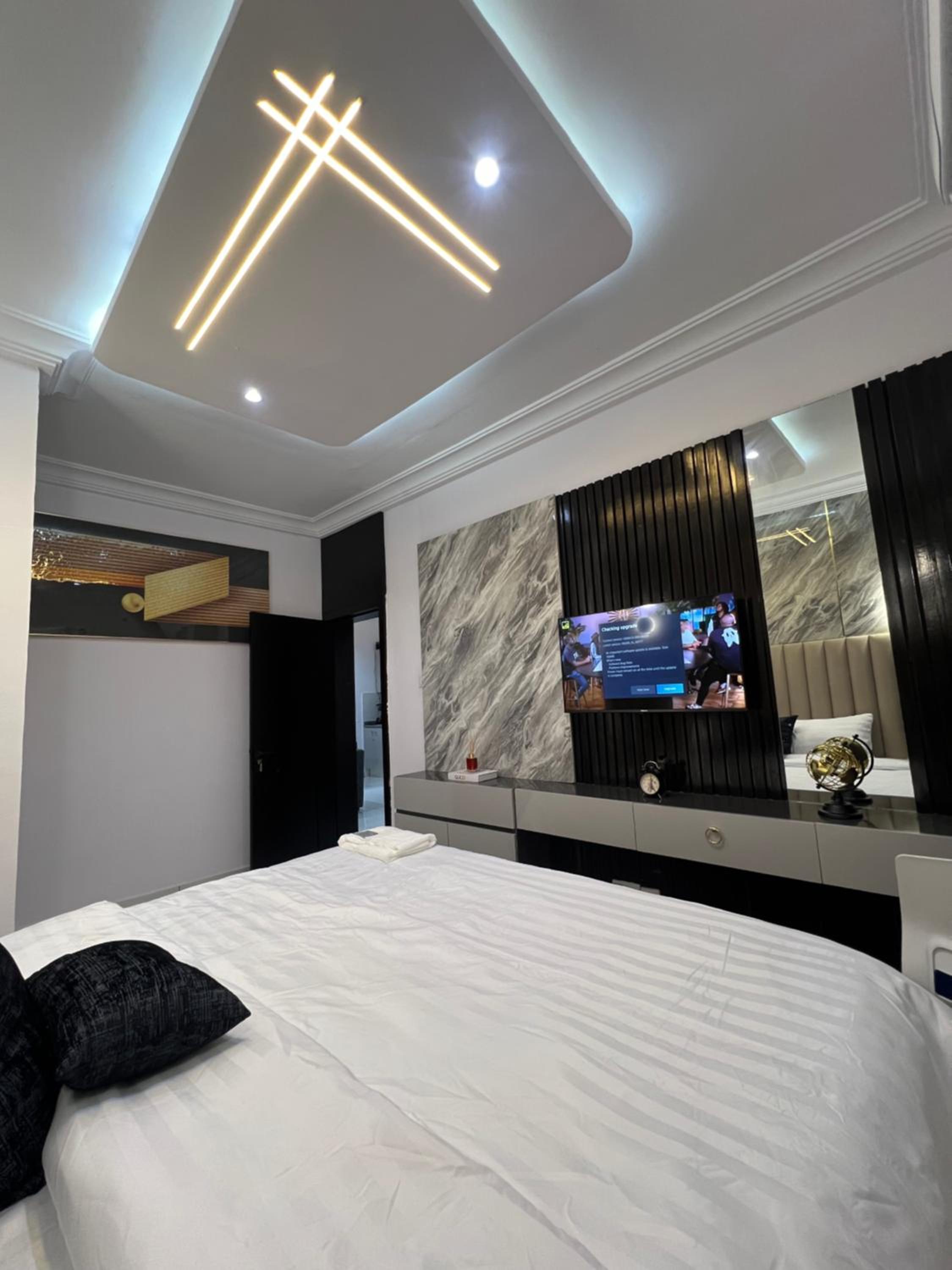 2 bedroom Luxury Shortlet Apartment in Osapa London, Lekki view 2