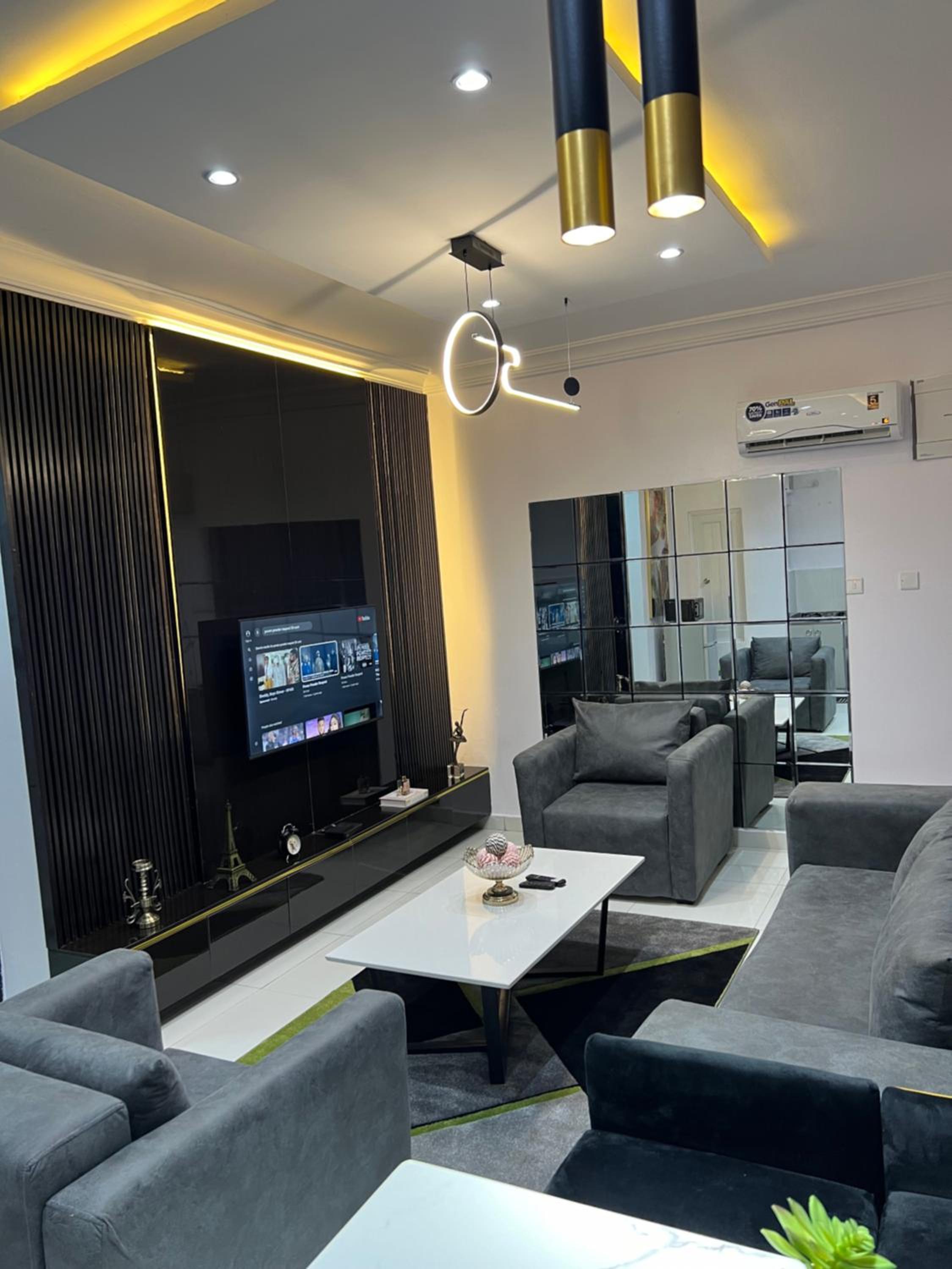 2 bedroom Luxury Shortlet Apartment in Osapa London, Lekki view 3