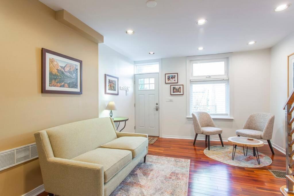 Walk everywhere from renovated 3bd Bella Vista gem view 4