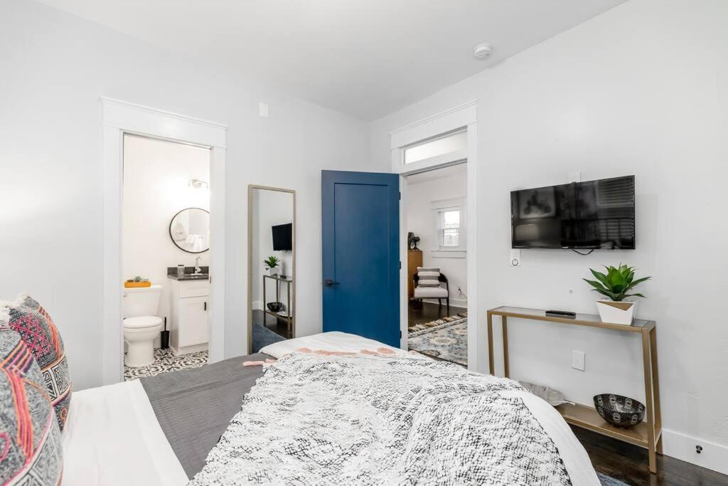 Spacious 5BR/5.5BA Near Plaza & Museum view 5