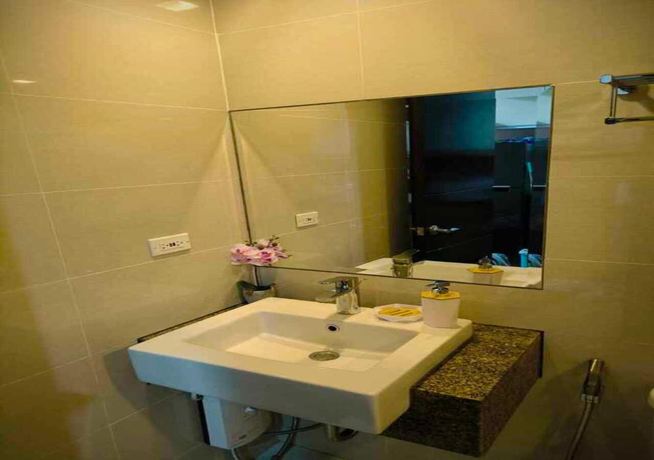 Avery's Place @ One Eastwood Avenue view 3
