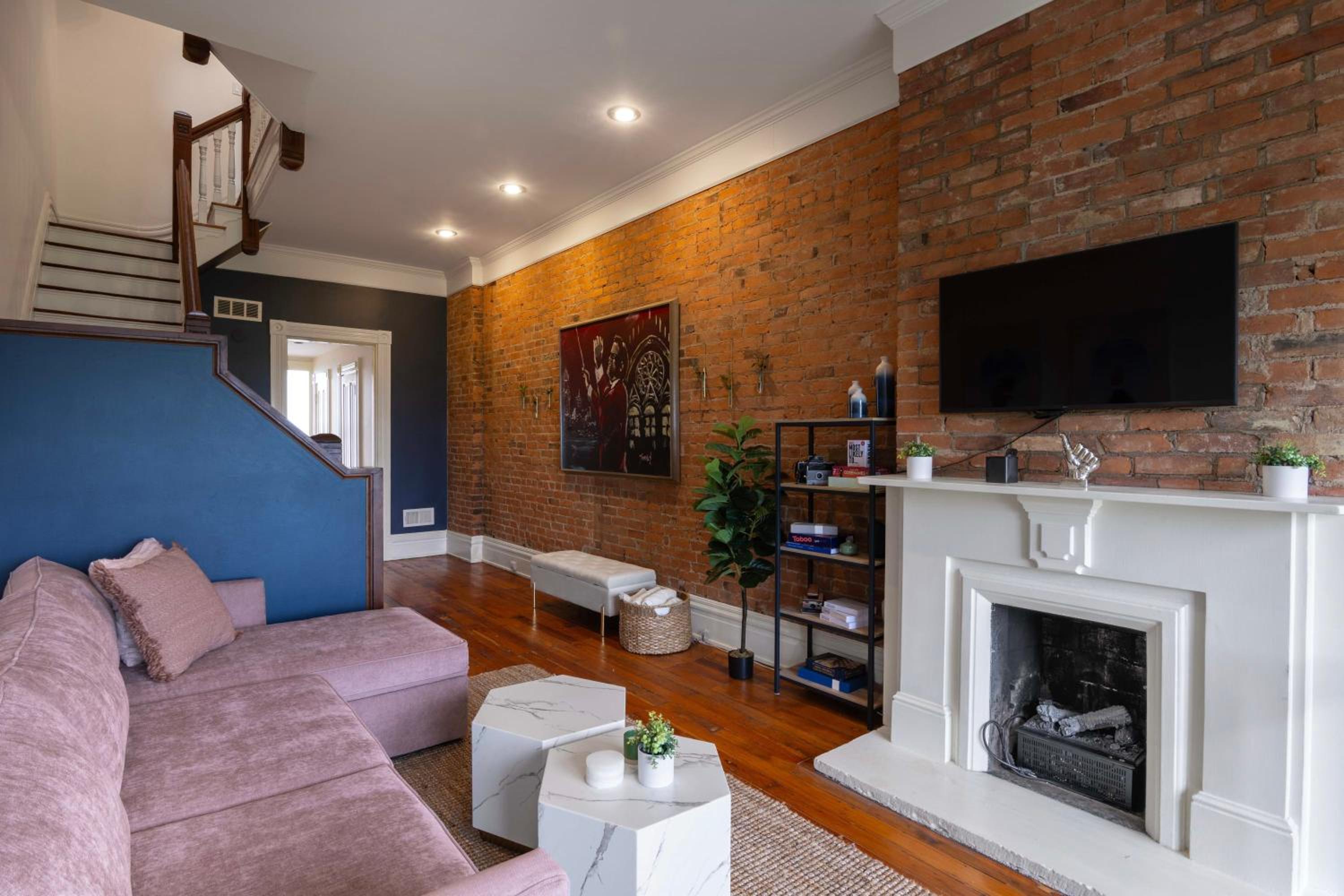 4BR Bridal, Group Retreat - Walkable - Skyline Views