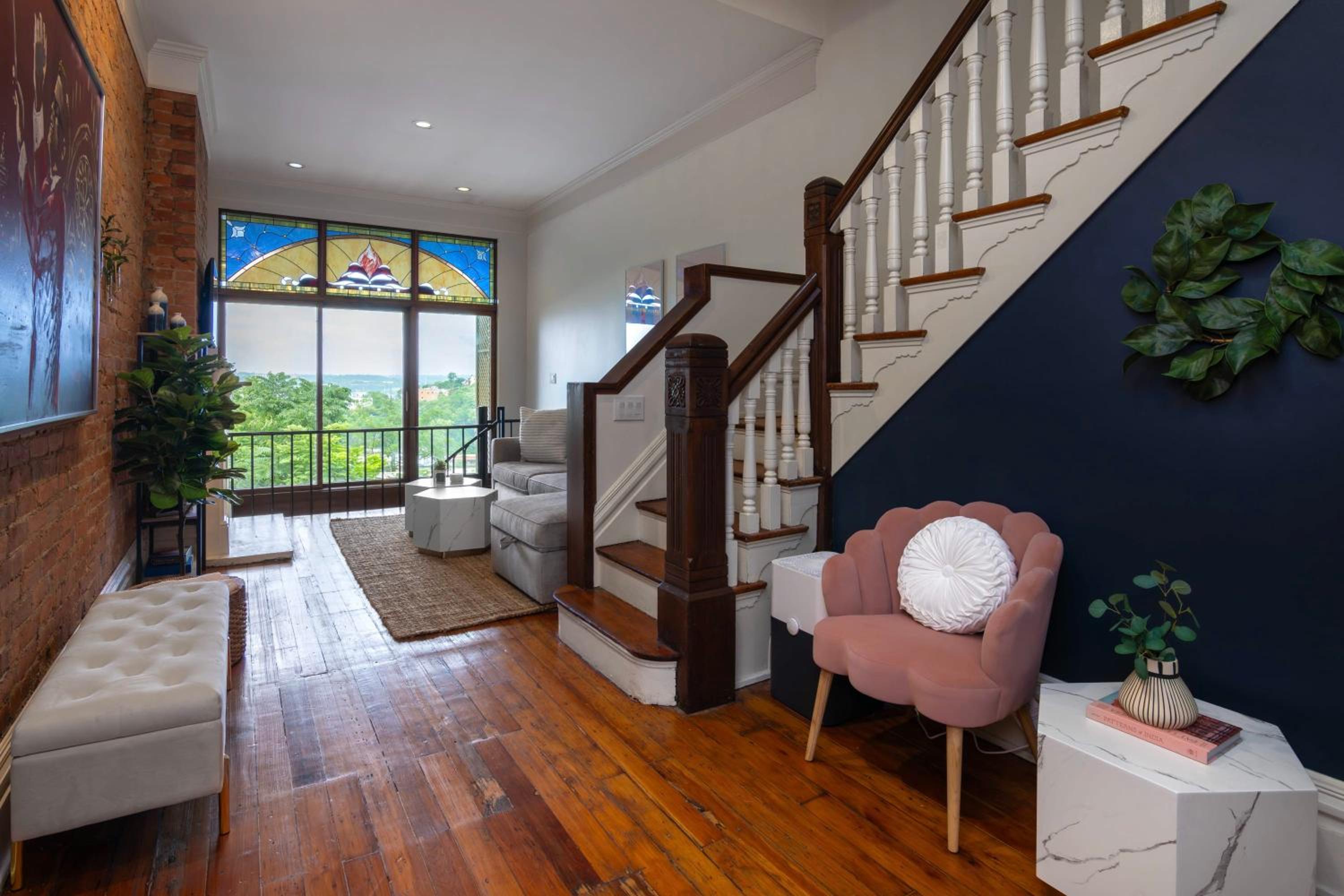 4BR Bridal, Group Retreat - Walkable - Skyline Views