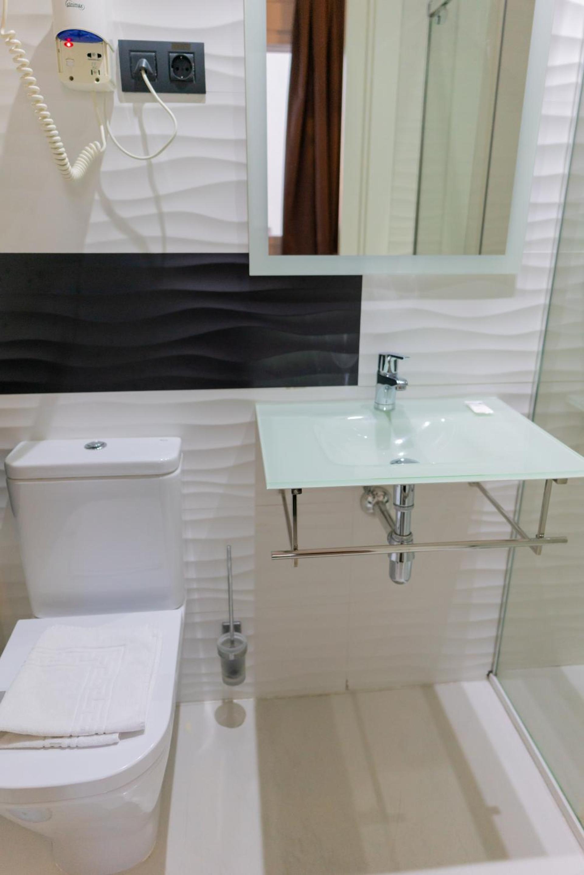 Hostal Gran Via 44