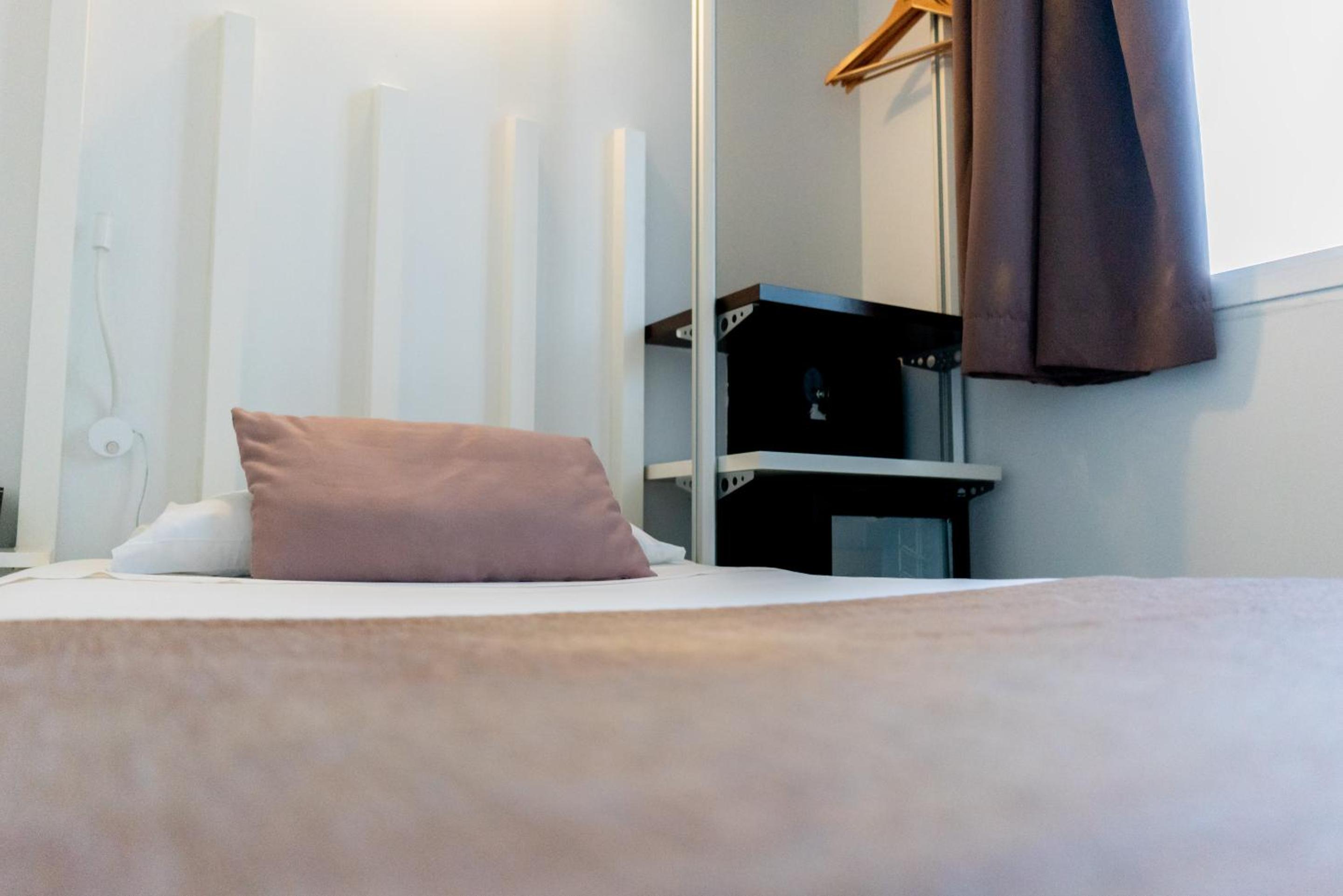 Hostal Gran Via 44