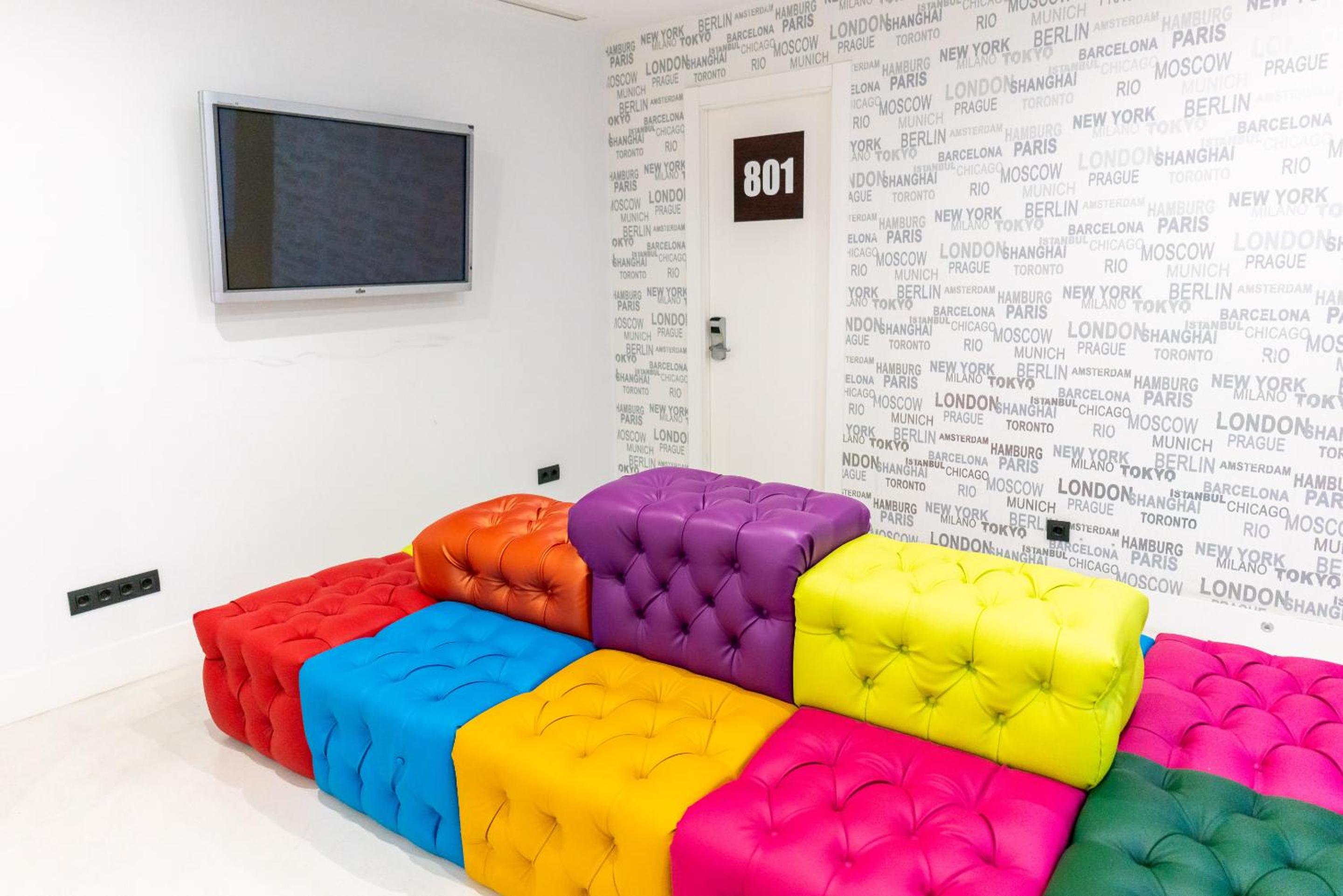 Hostal Gran Via 44