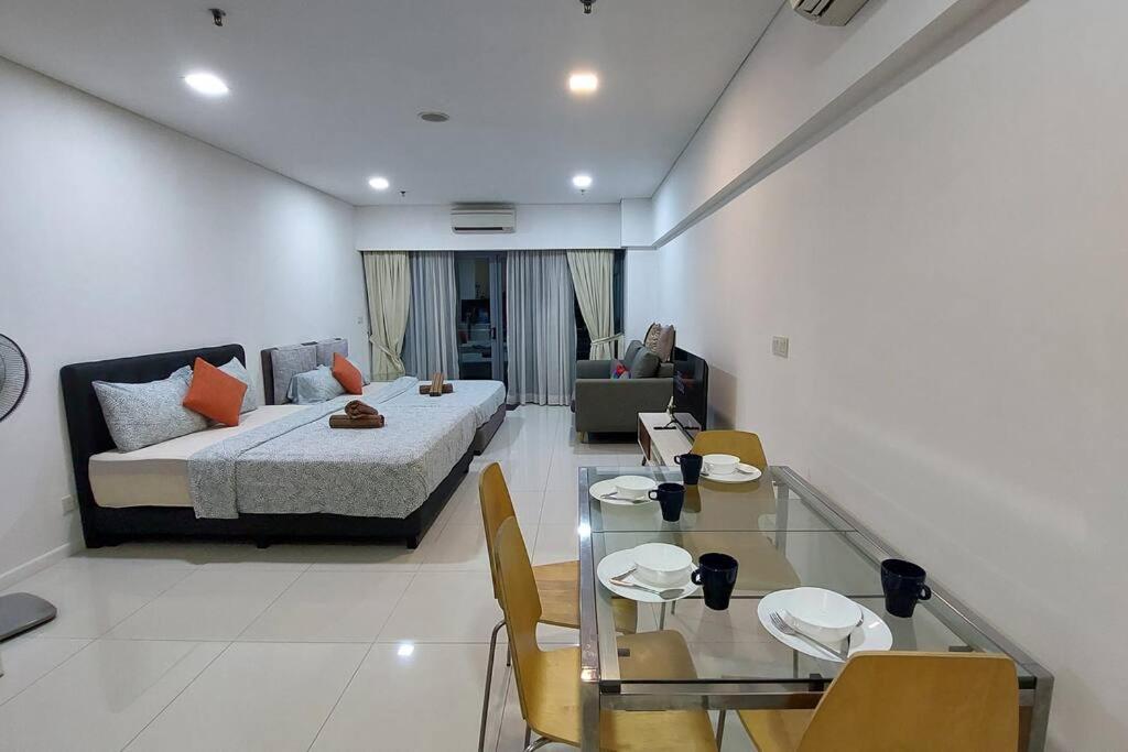 IHomes33 Summer Suites KLCC LRT 2-4 Pax, IH03