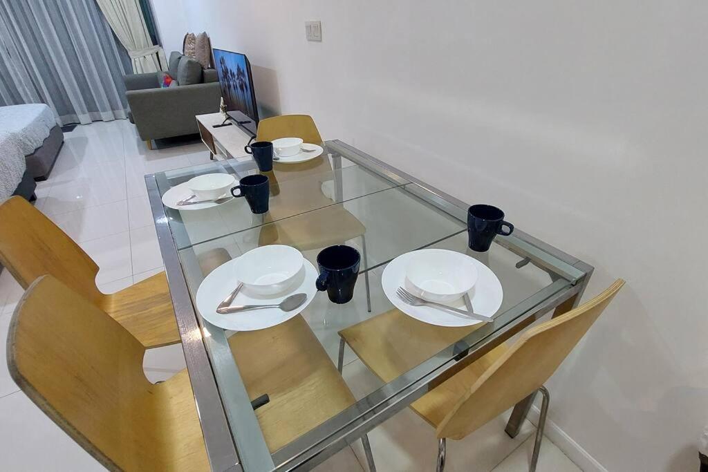 IHomes33 Summer Suites KLCC LRT 2-4 Pax, IH03
