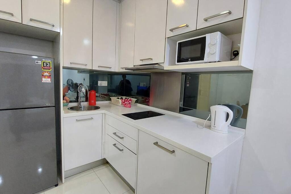 IHomes33 Summer Suites KLCC LRT 2-4 Pax, IH03
