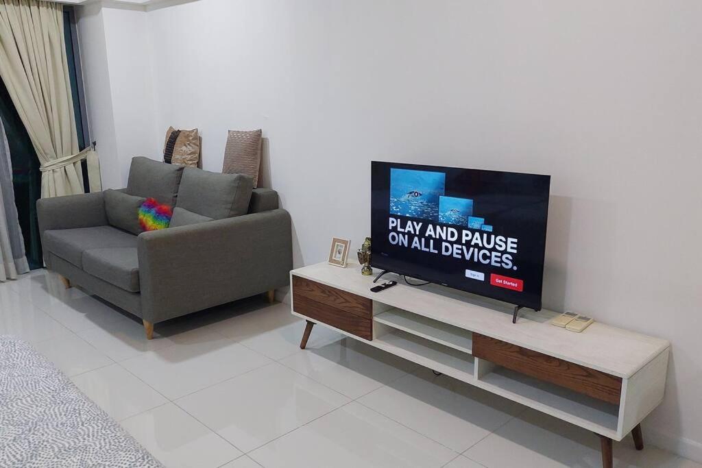 IHomes33 Summer Suites KLCC LRT 2-4 Pax, IH03