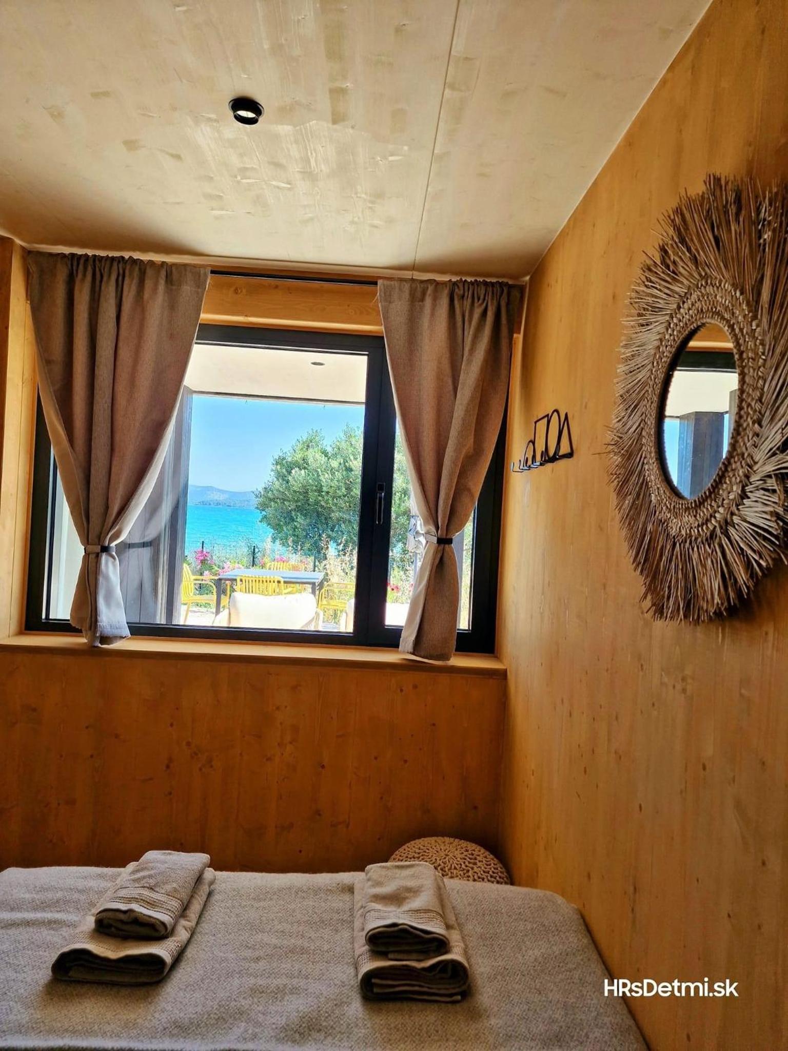 Jazine beach villas