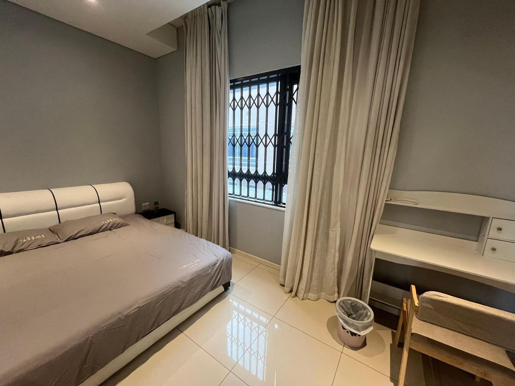 Room 50Two, Itower Apartment, CBD, Gaborone