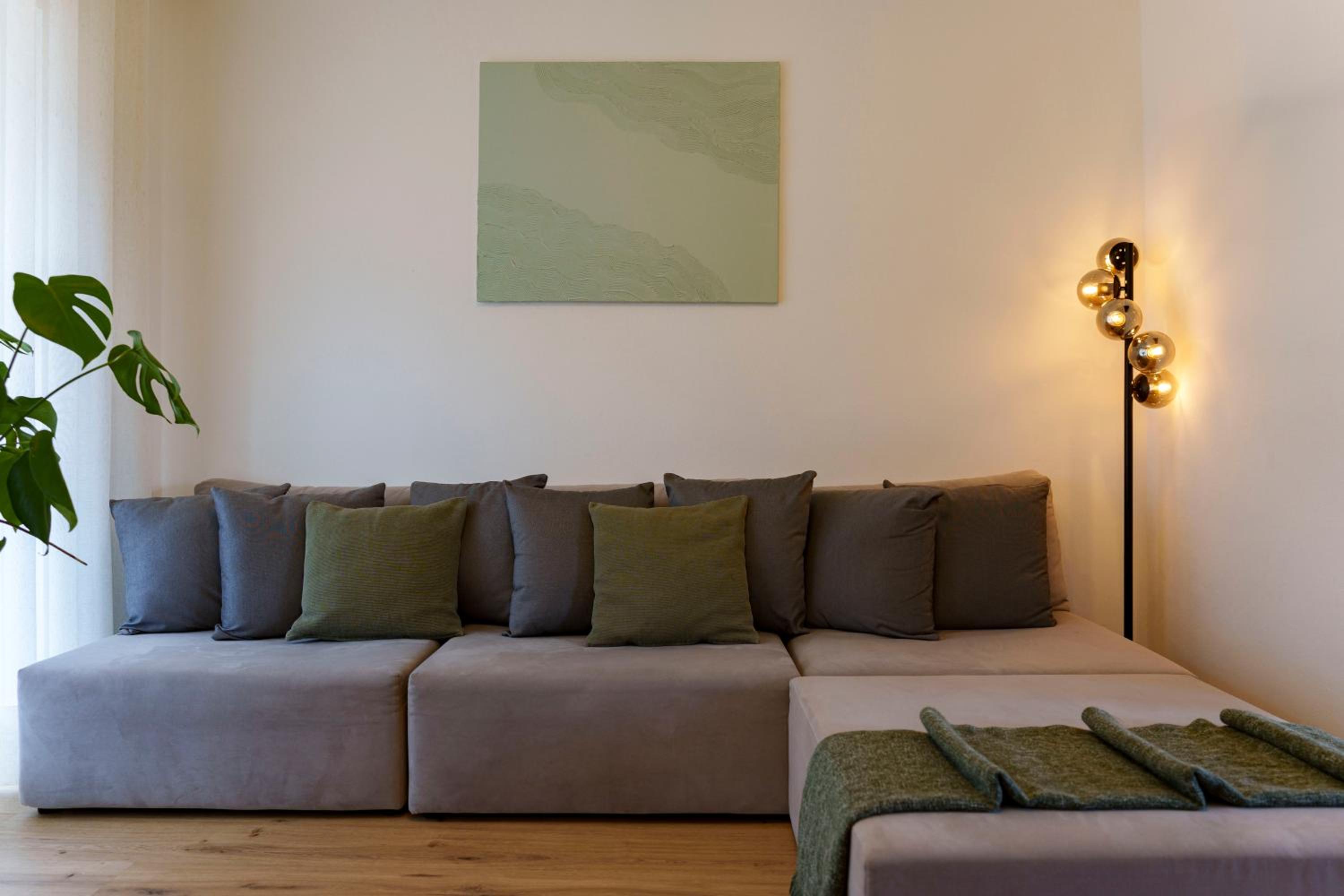 Mountain View Suites