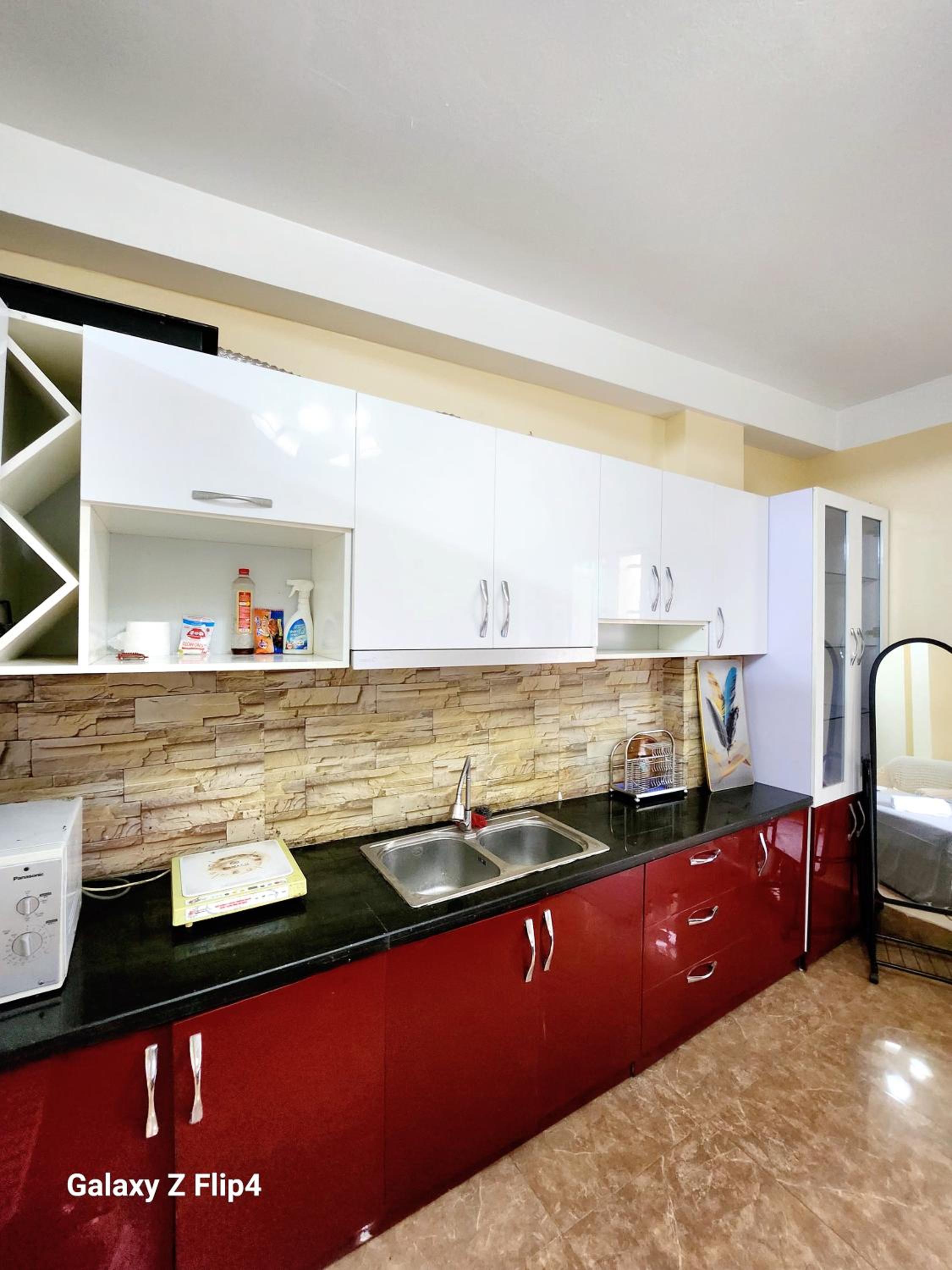 4BR nguyên căn có thang máy tại Hoàn Kiếm Hà Nội