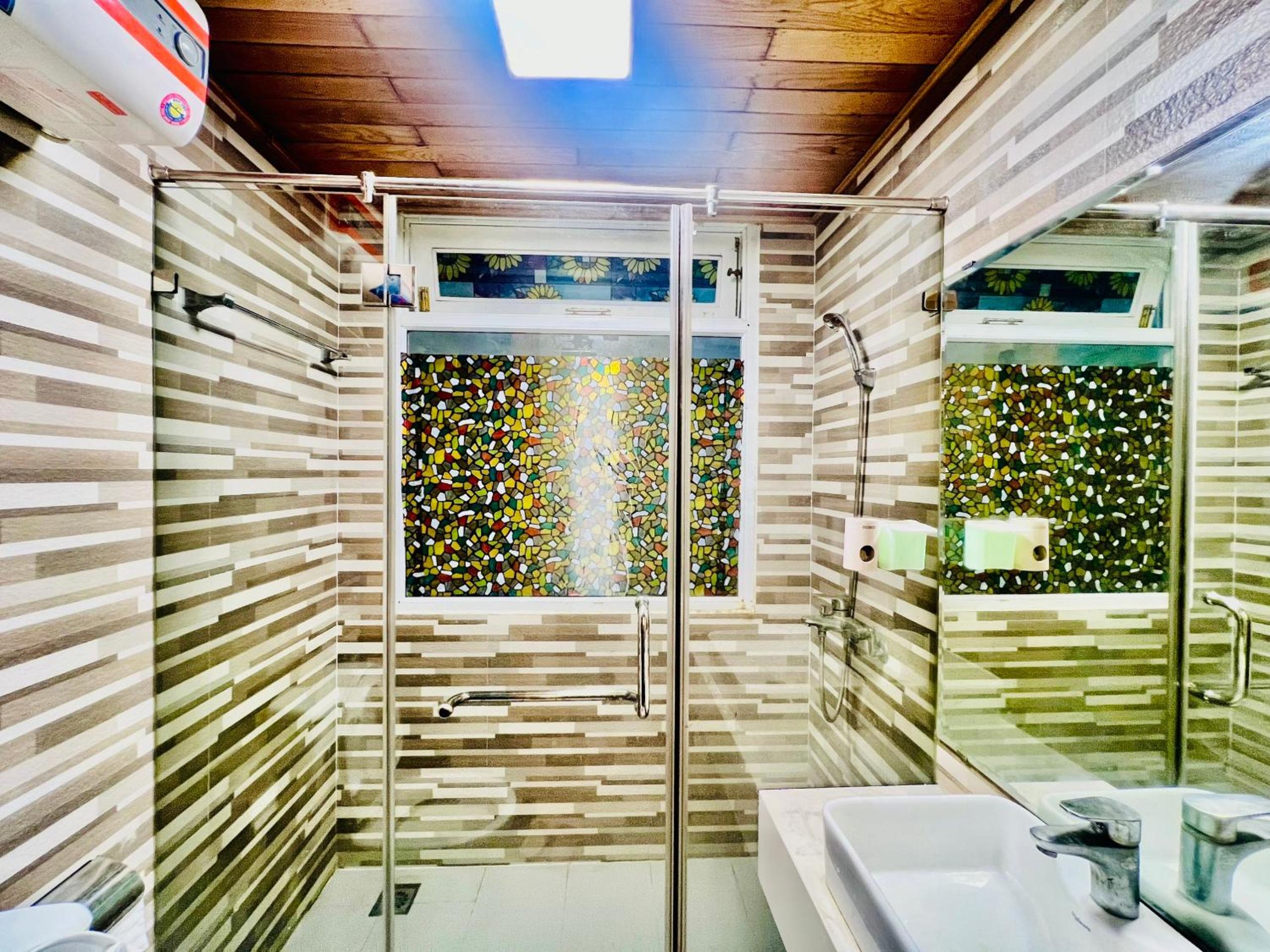 4BR nguyên căn có thang máy tại Hoàn Kiếm Hà Nội