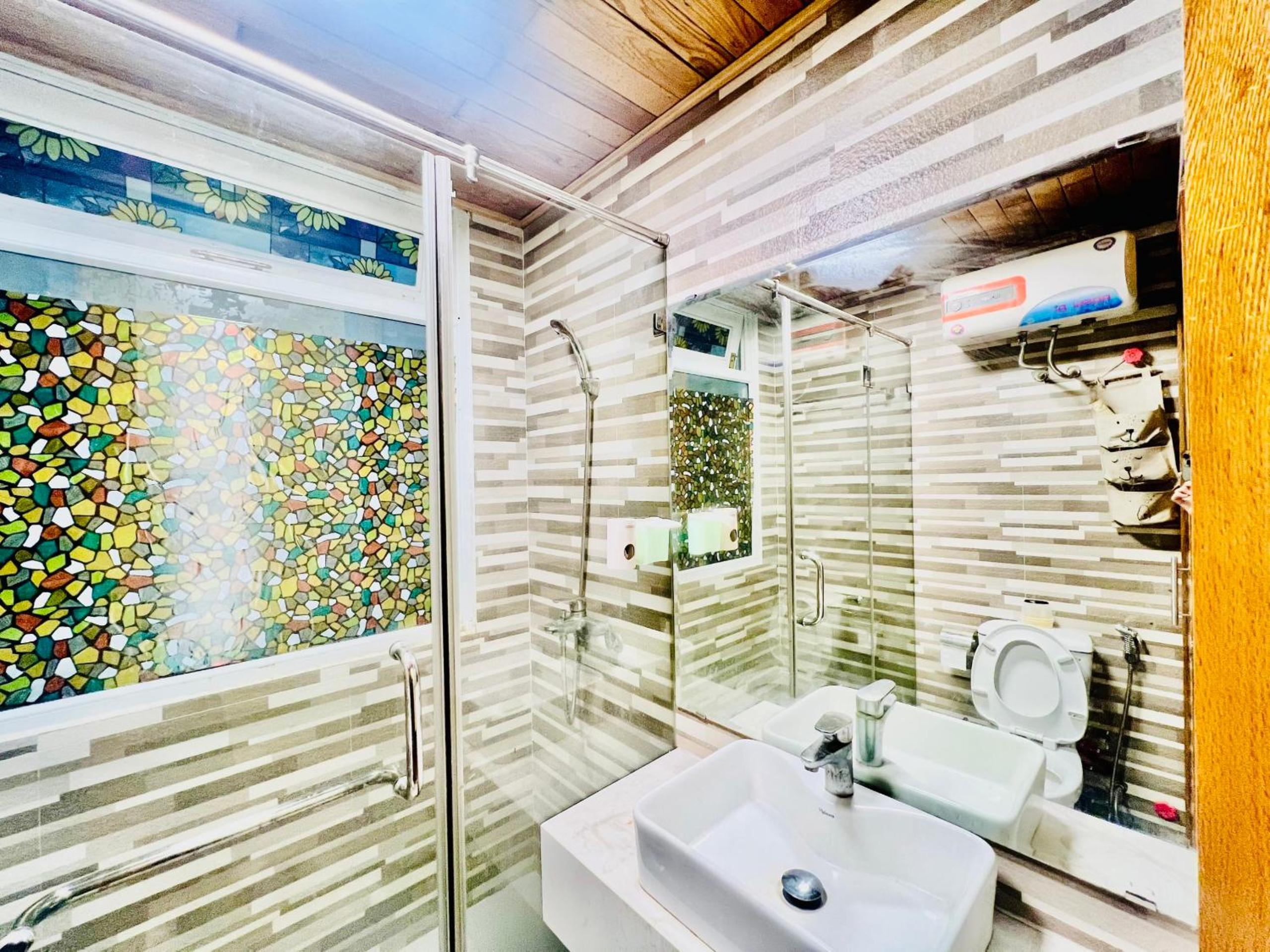 4BR nguyên căn có thang máy tại Hoàn Kiếm Hà Nội