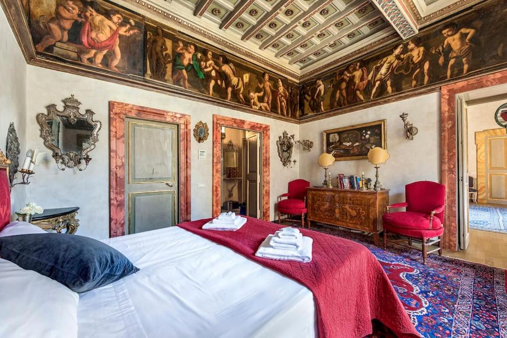 Piazza Navona historical palace