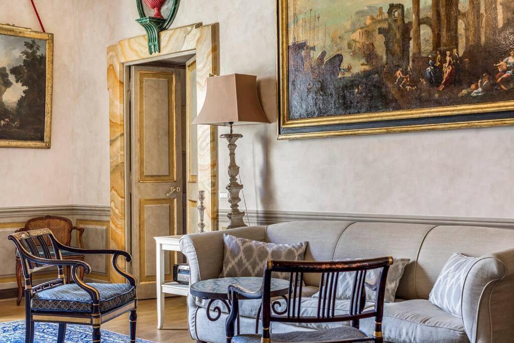 Piazza Navona historical palace