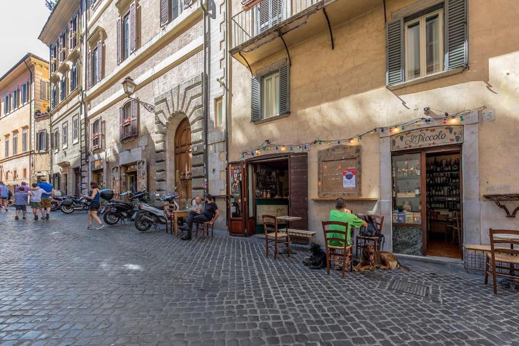 Piazza Navona historical palace