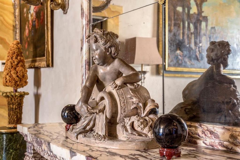 Piazza Navona historical palace