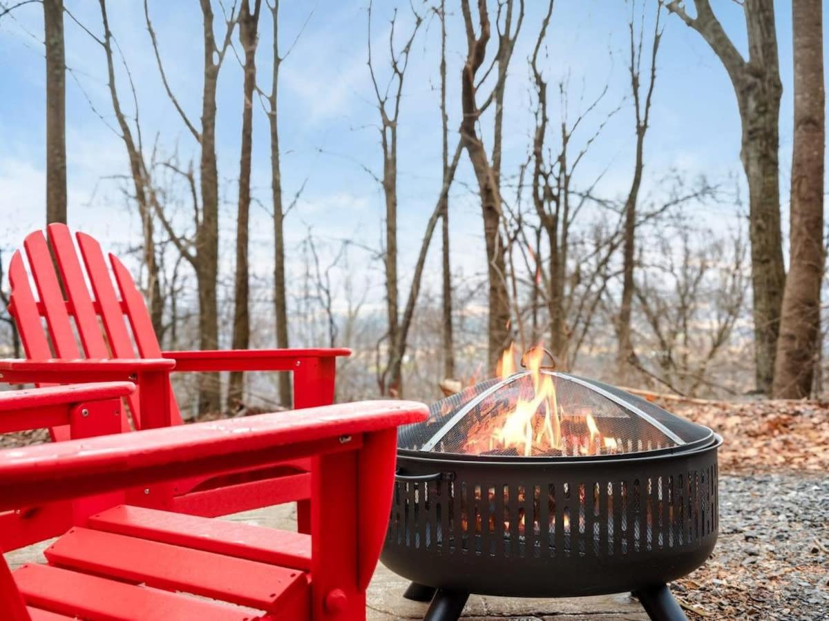 Modern Mountain Cottage w Hot Tub, Fire Pit, WiFi view 4