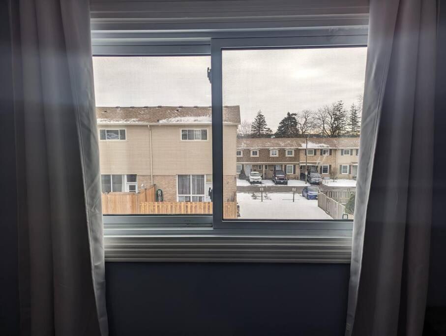 Brantford Vacations - 1 upper floor Bedroom - Property Image 2